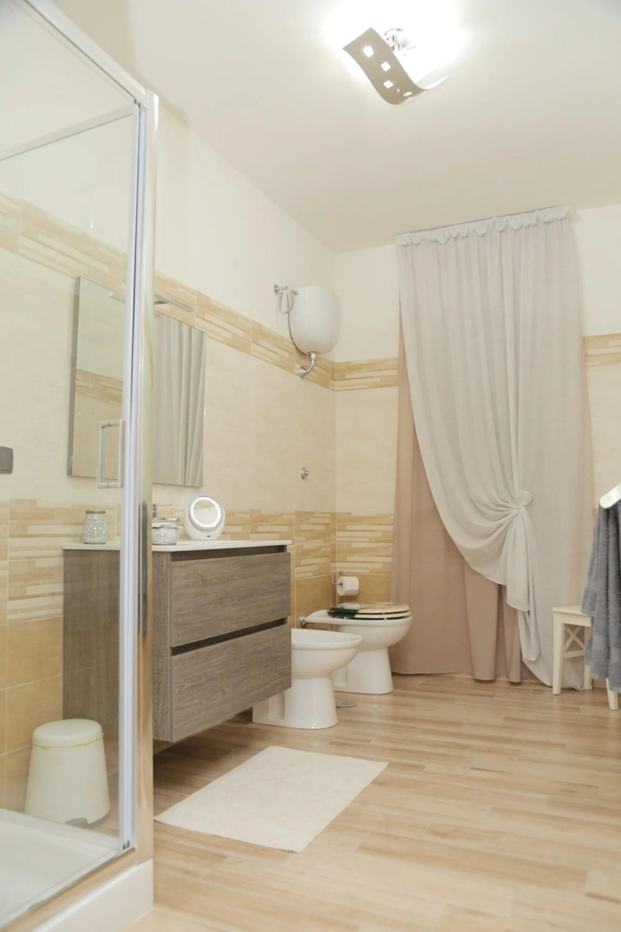 Shower in B & B Evergreen