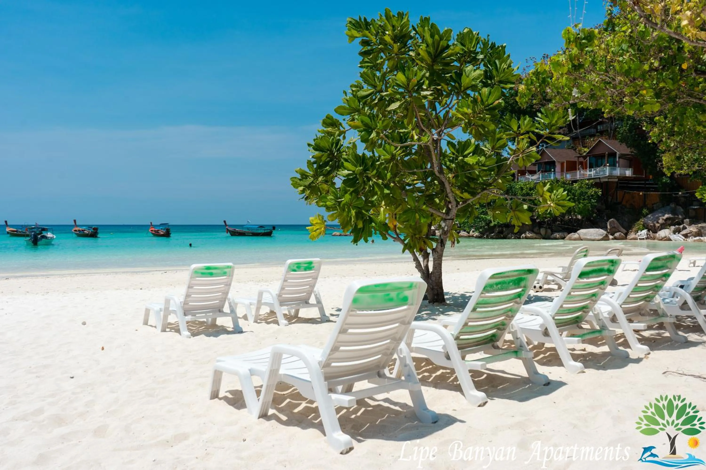 Beach in Lipe Banyan Apartments