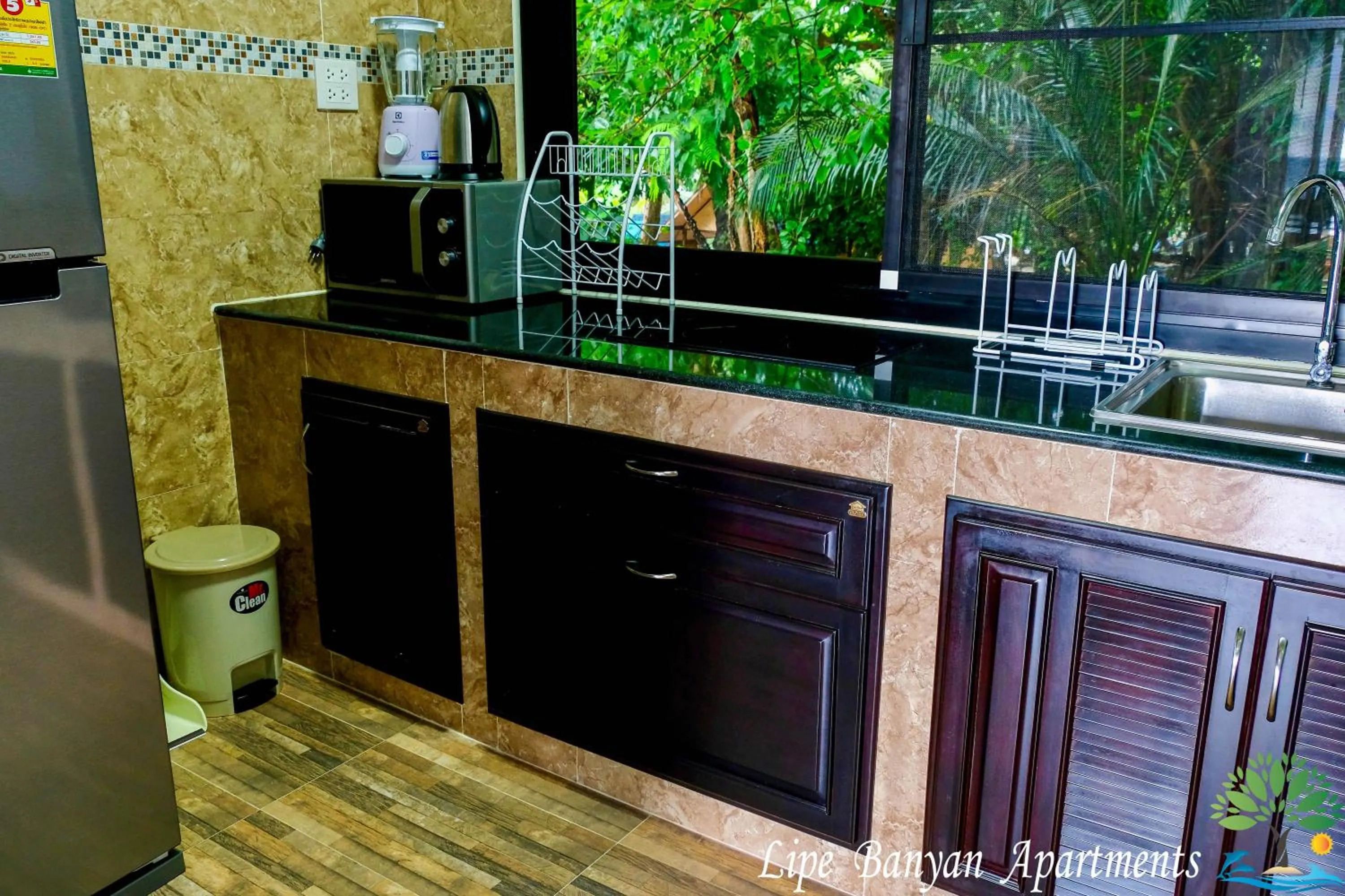 Lipe Banyan Apartments