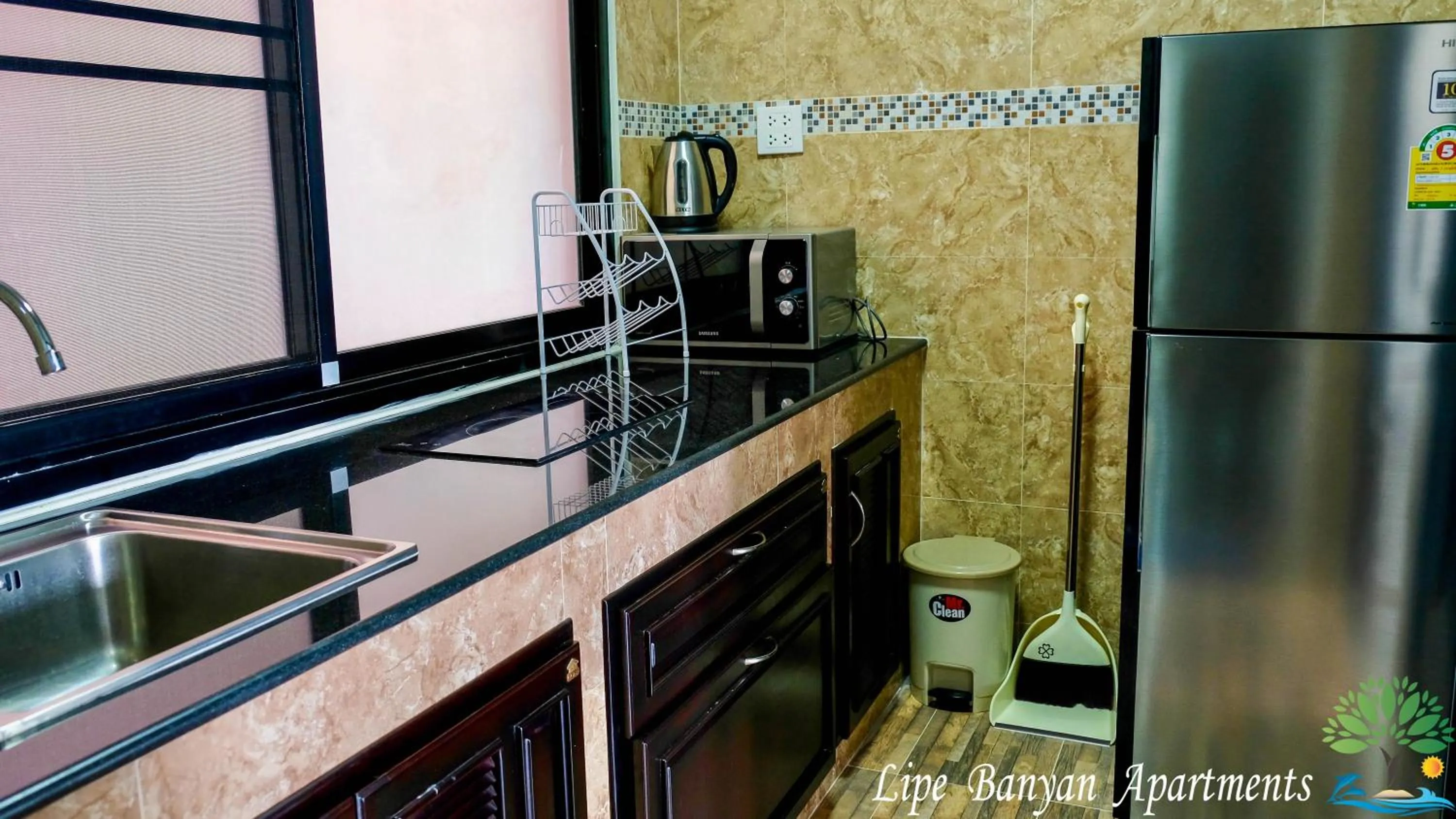 Lipe Banyan Apartments