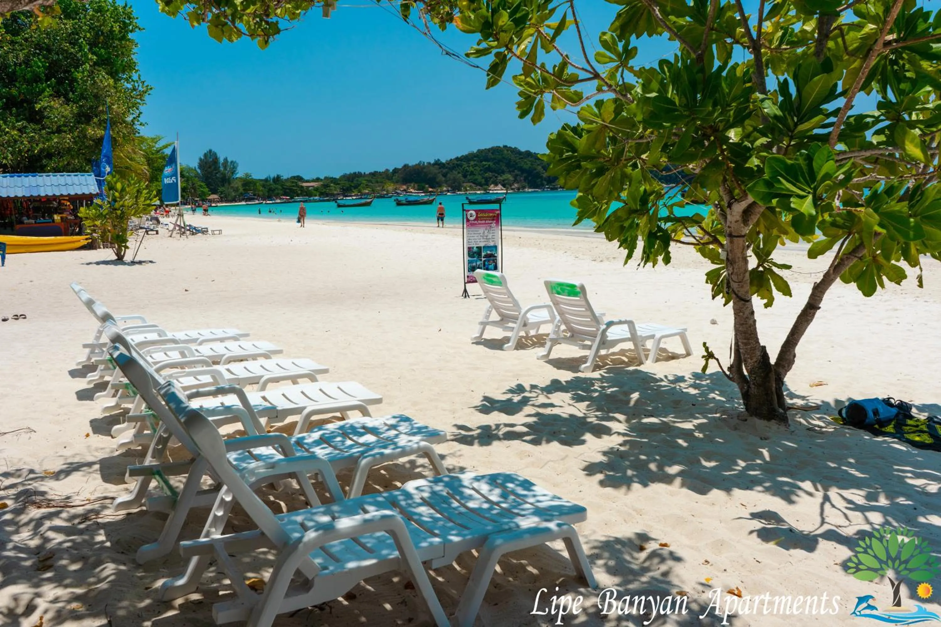 Beach in Lipe Banyan Apartments