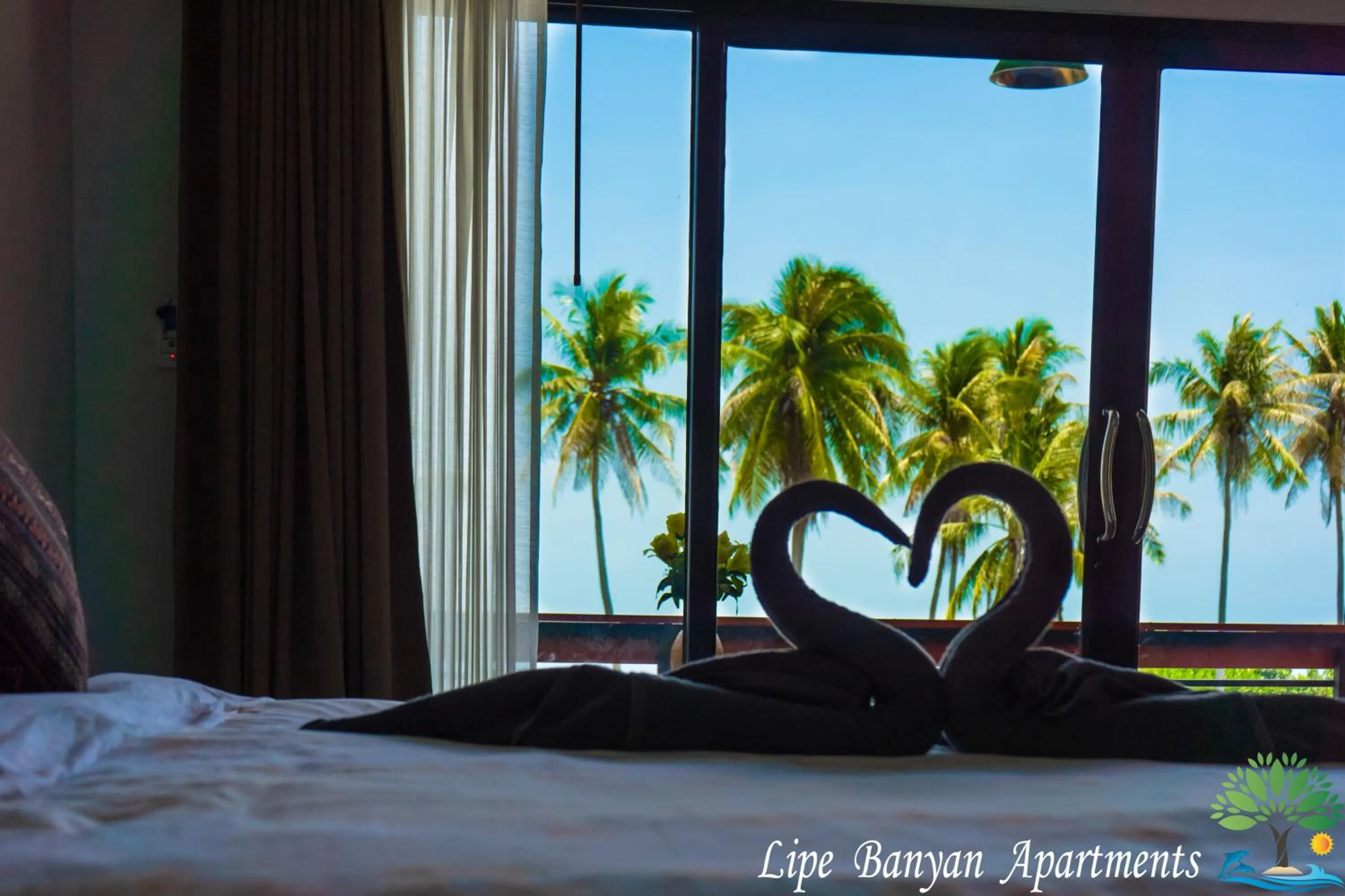 Bed in Lipe Banyan Apartments