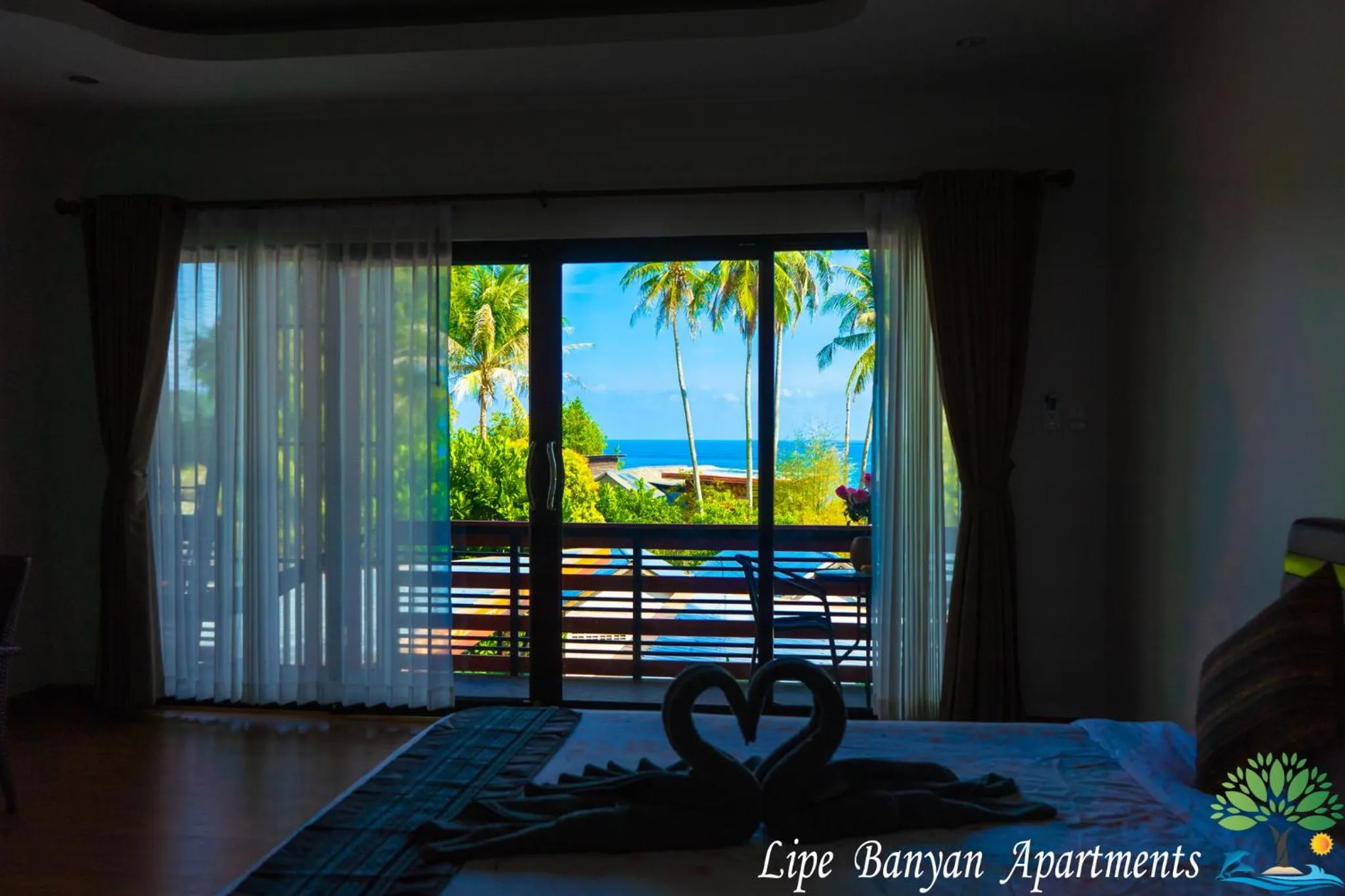 Bed in Lipe Banyan Apartments