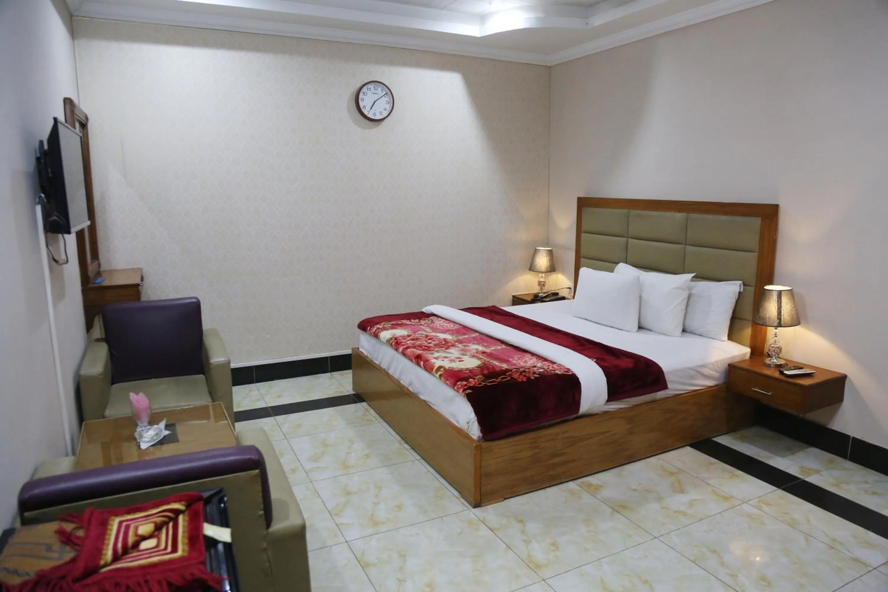 Bed in The King Hotel