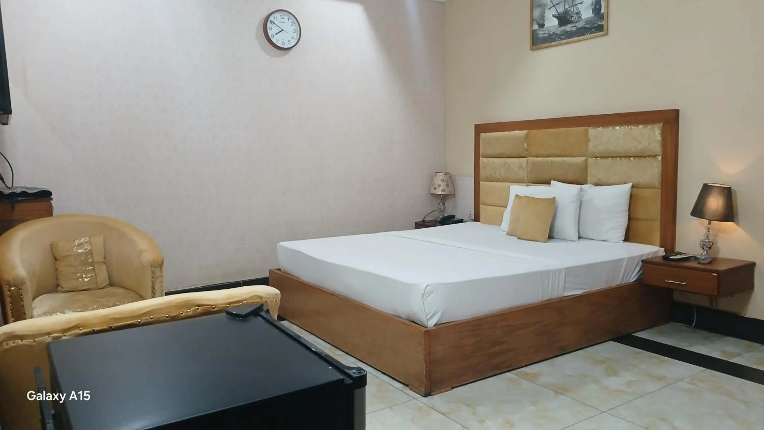 Bed in The King Hotel