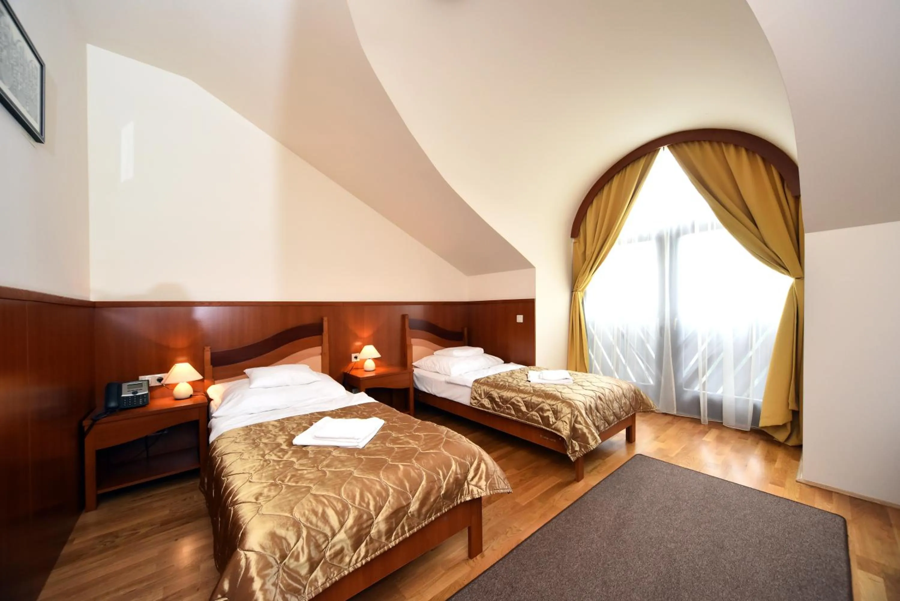 Photo of the whole room, Bed in Hotel Kumánia