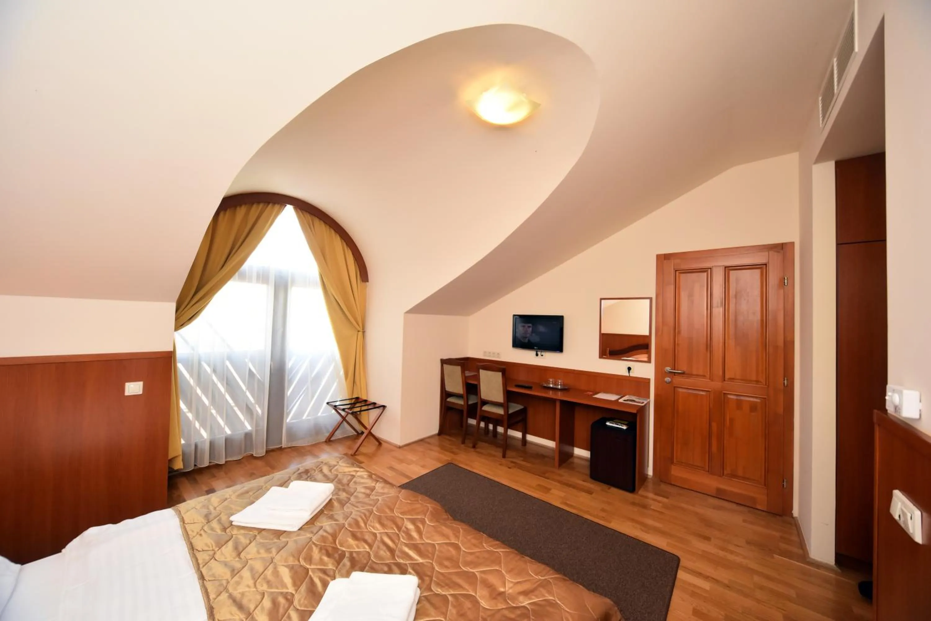 Photo of the whole room, Bed in Hotel Kumánia