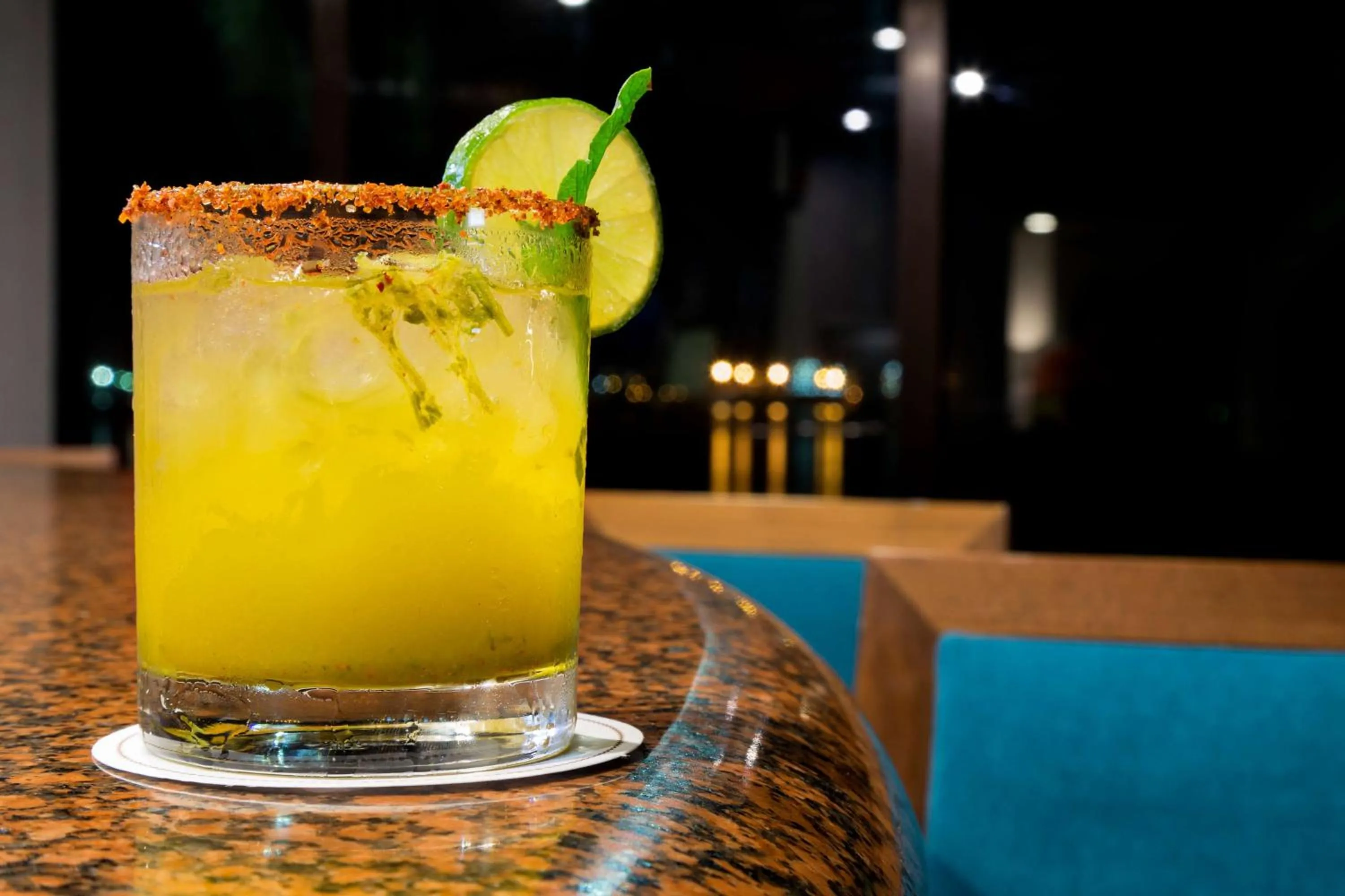 Lounge or bar in DoubleTree by Hilton Veracruz