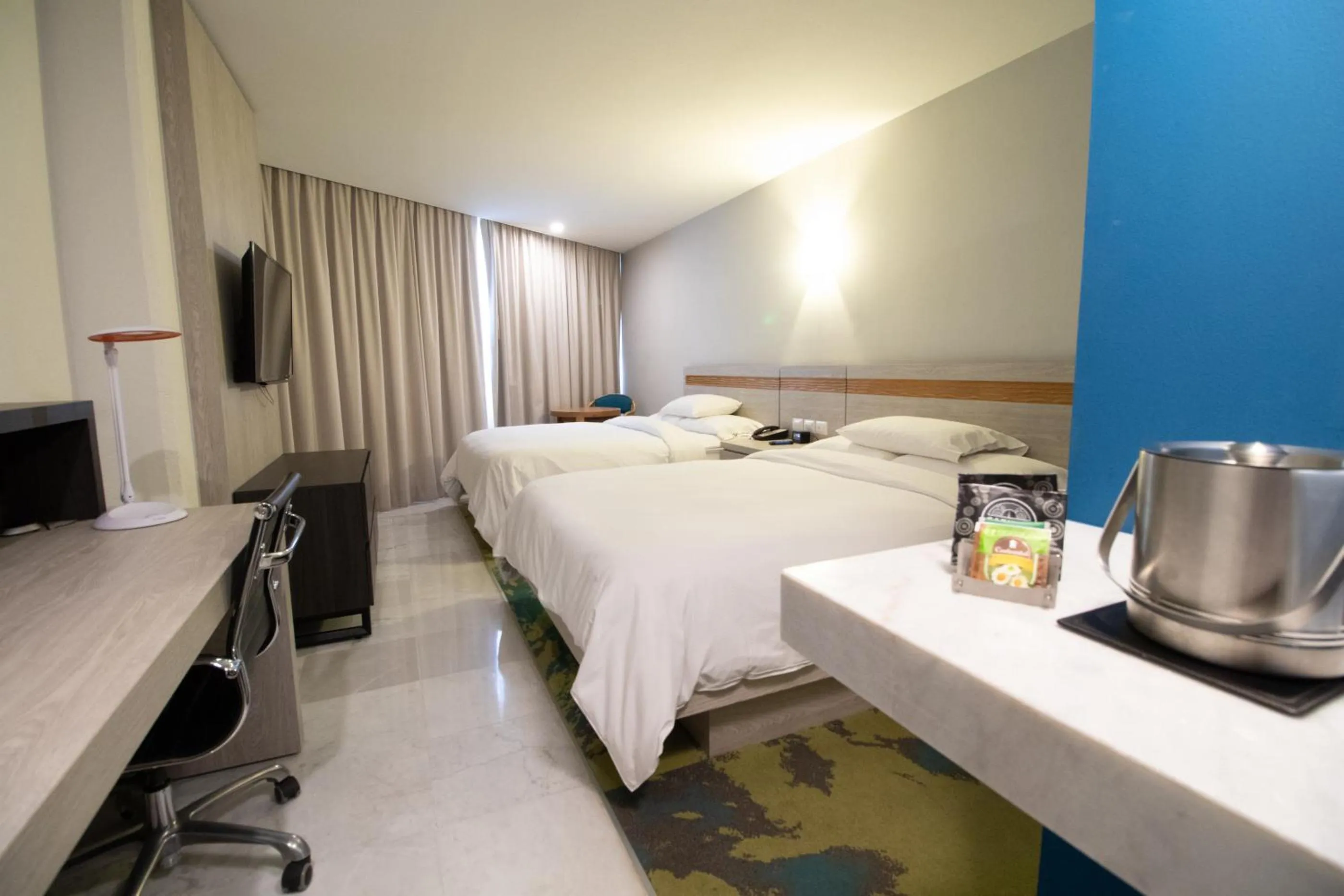 Photo of the whole room, Bed in DoubleTree by Hilton Veracruz