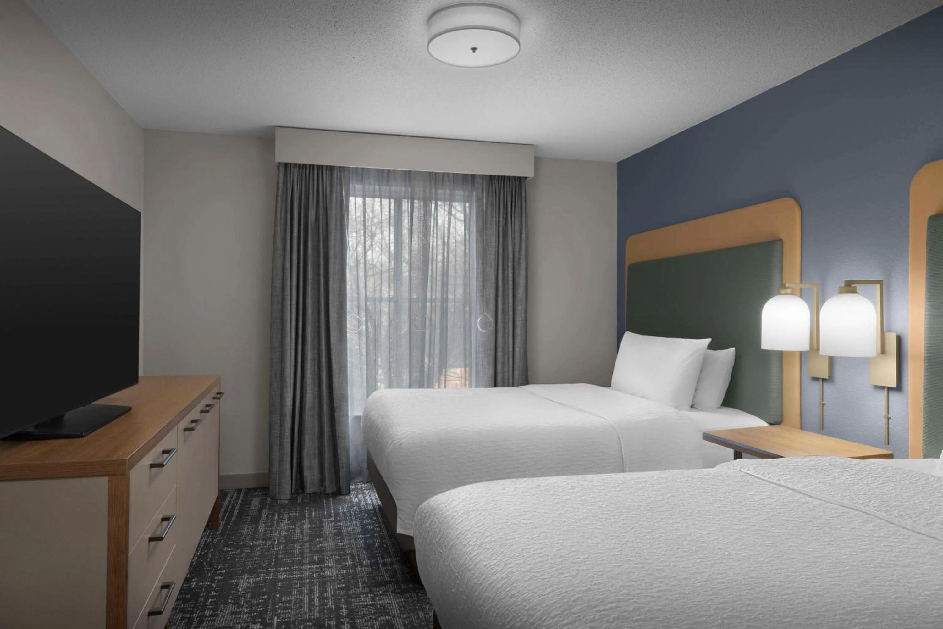 Bed in Homewood Suites Nashville Airport