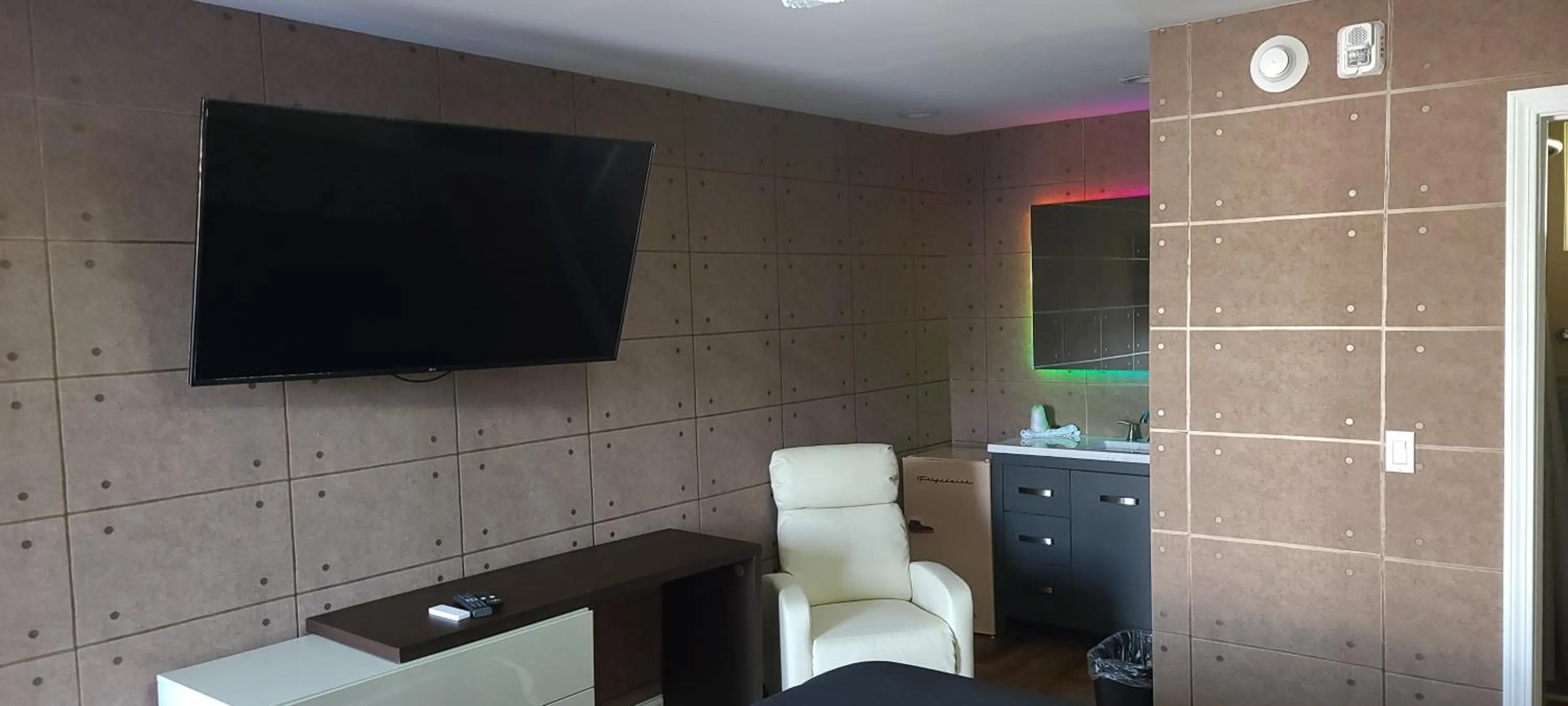 Americas Best Value Inn Providence-North Scituate