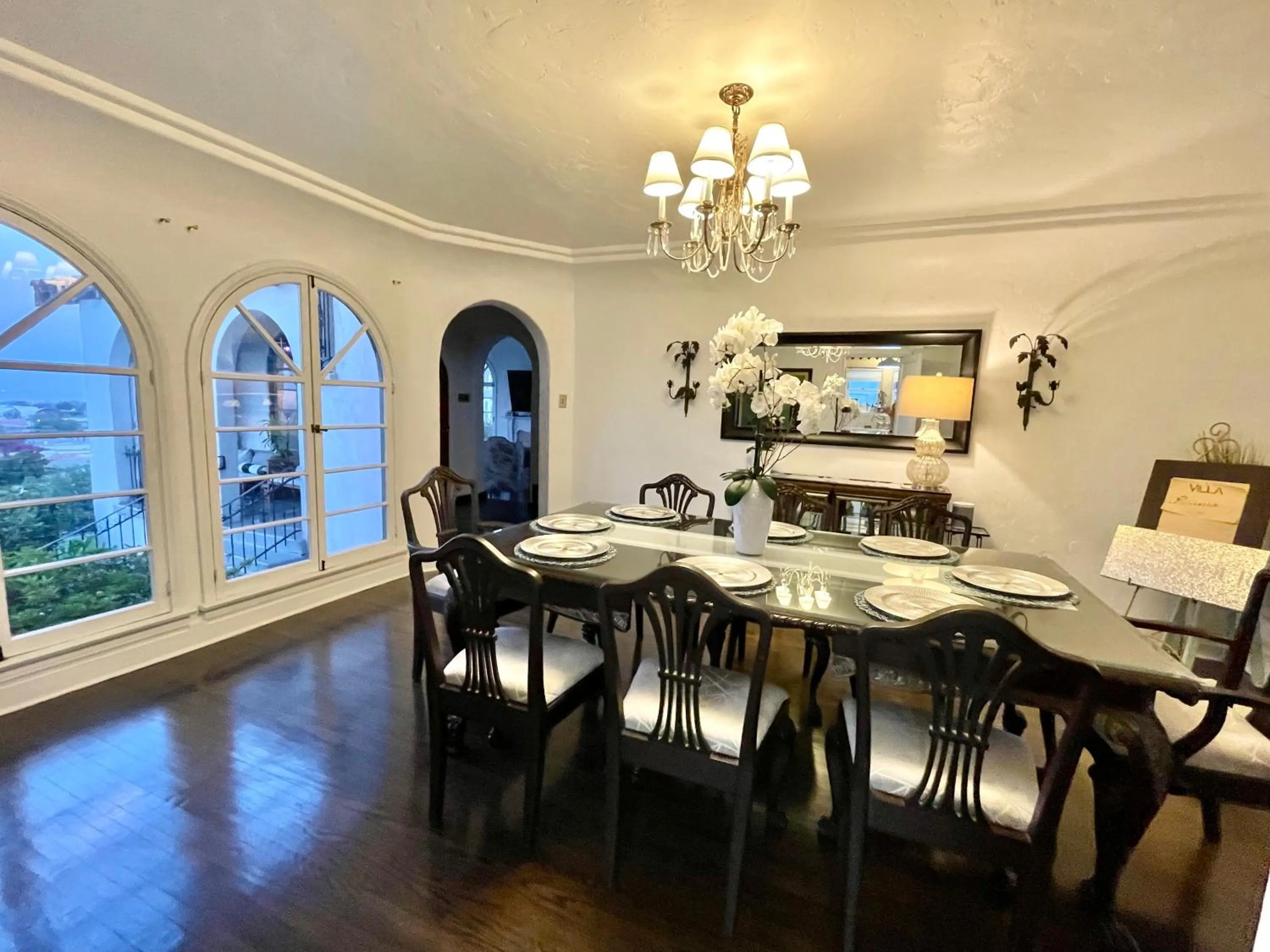 Dining area in SpanishFairytale4bd3ba