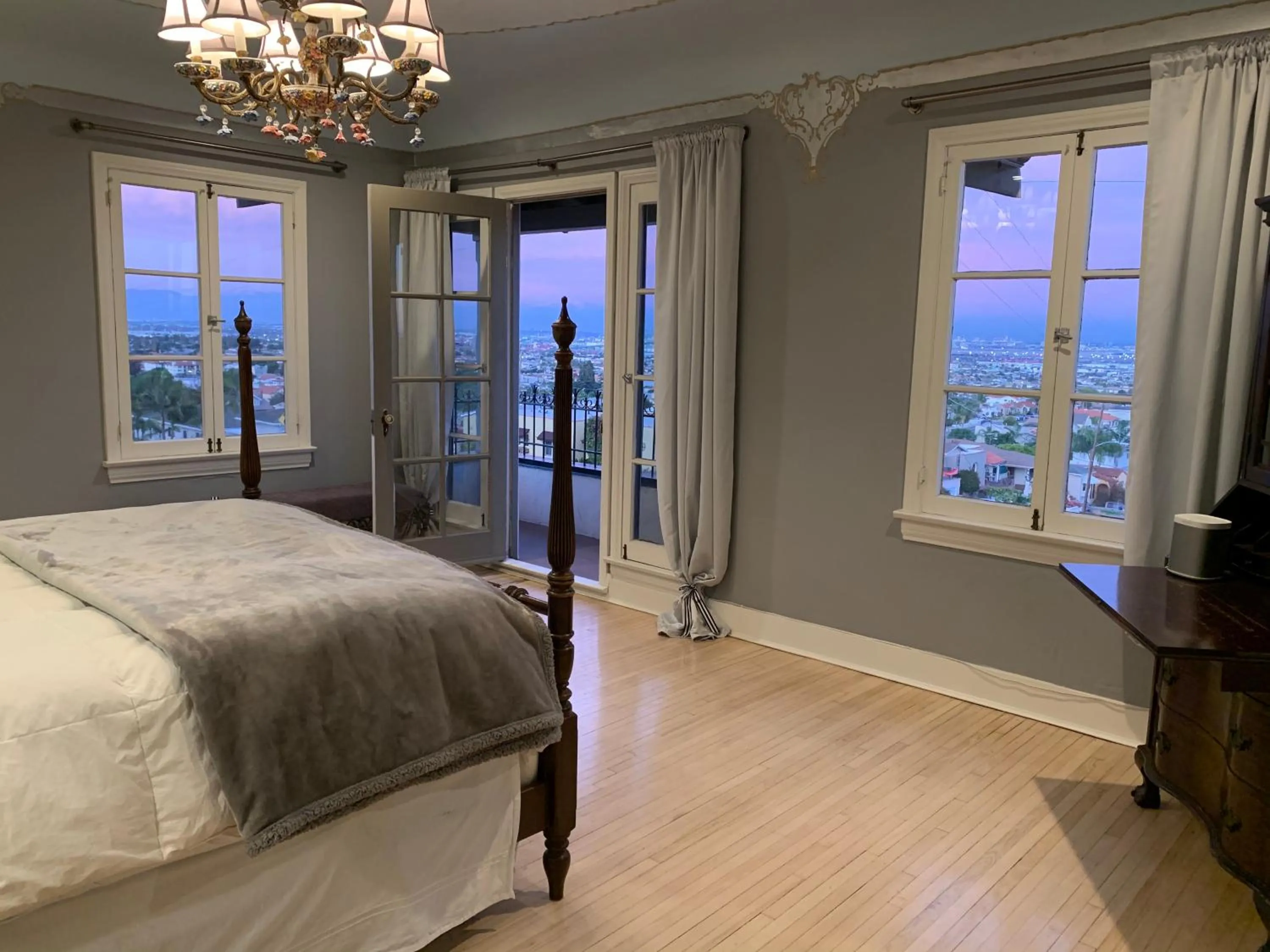 Bedroom, Bed in SpanishFairytale4bd3ba