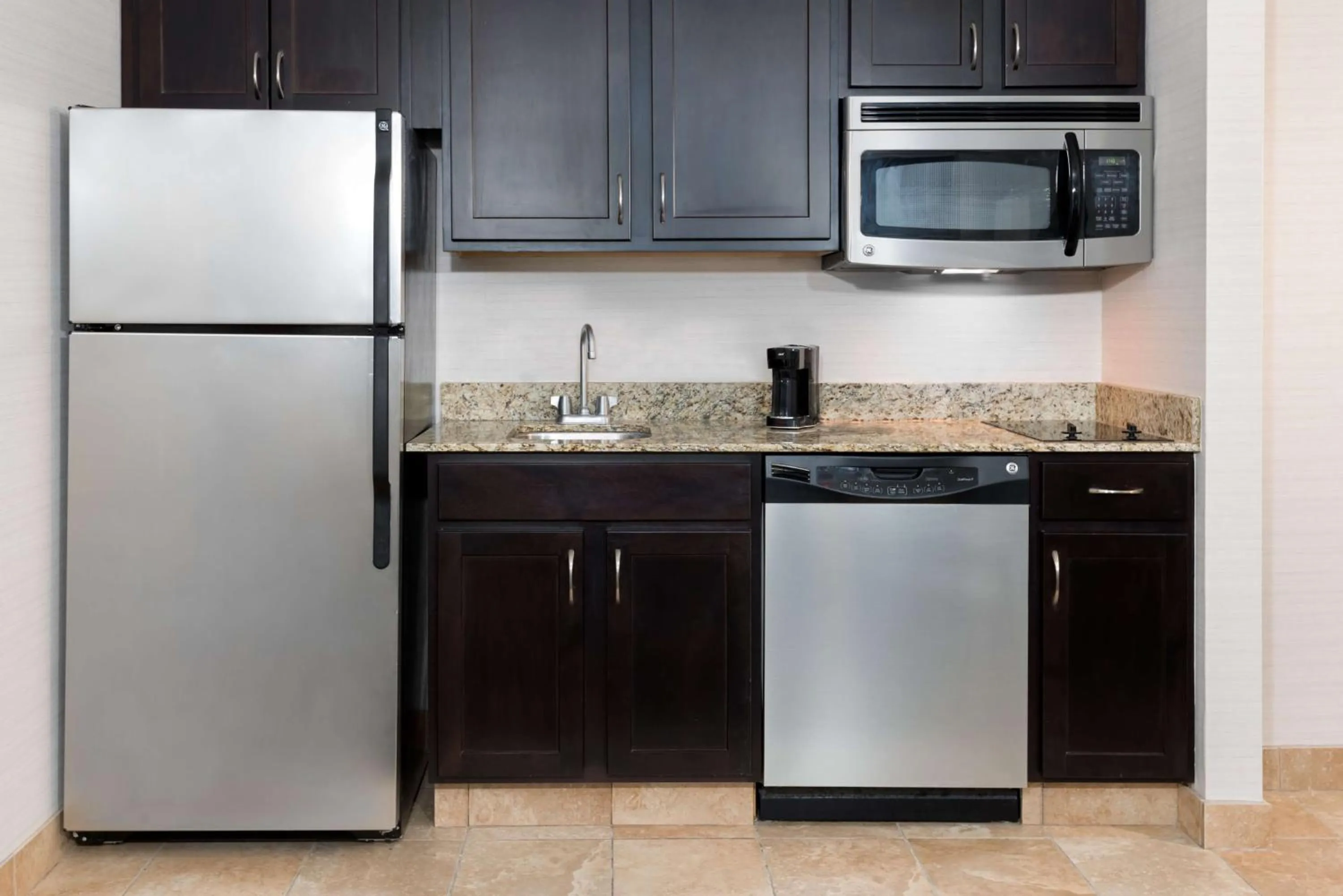 Kitchen or kitchenette in Hampton Inn & Suites Buffalo/Downtown