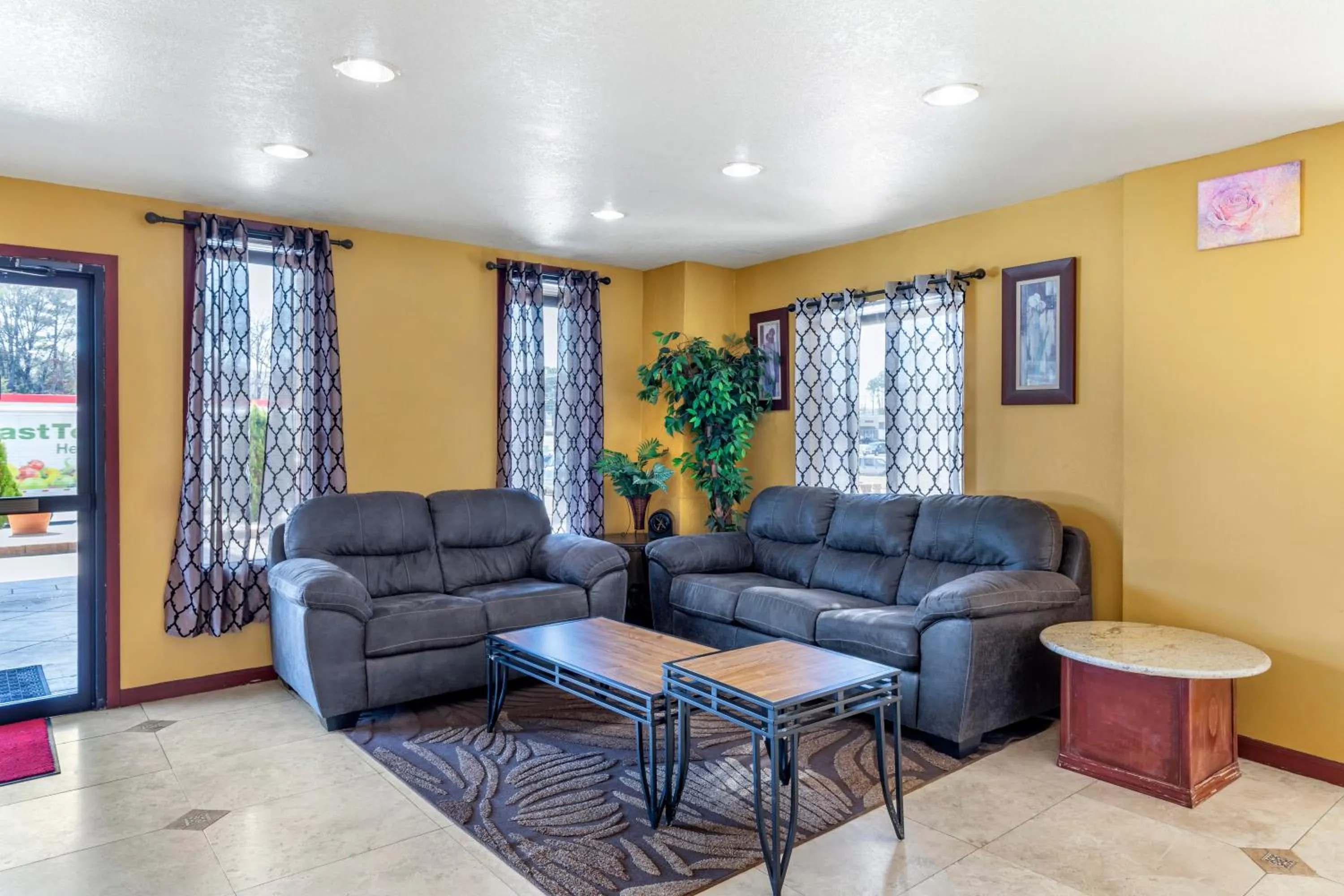 Lobby or reception in Rose City Inn & Suites