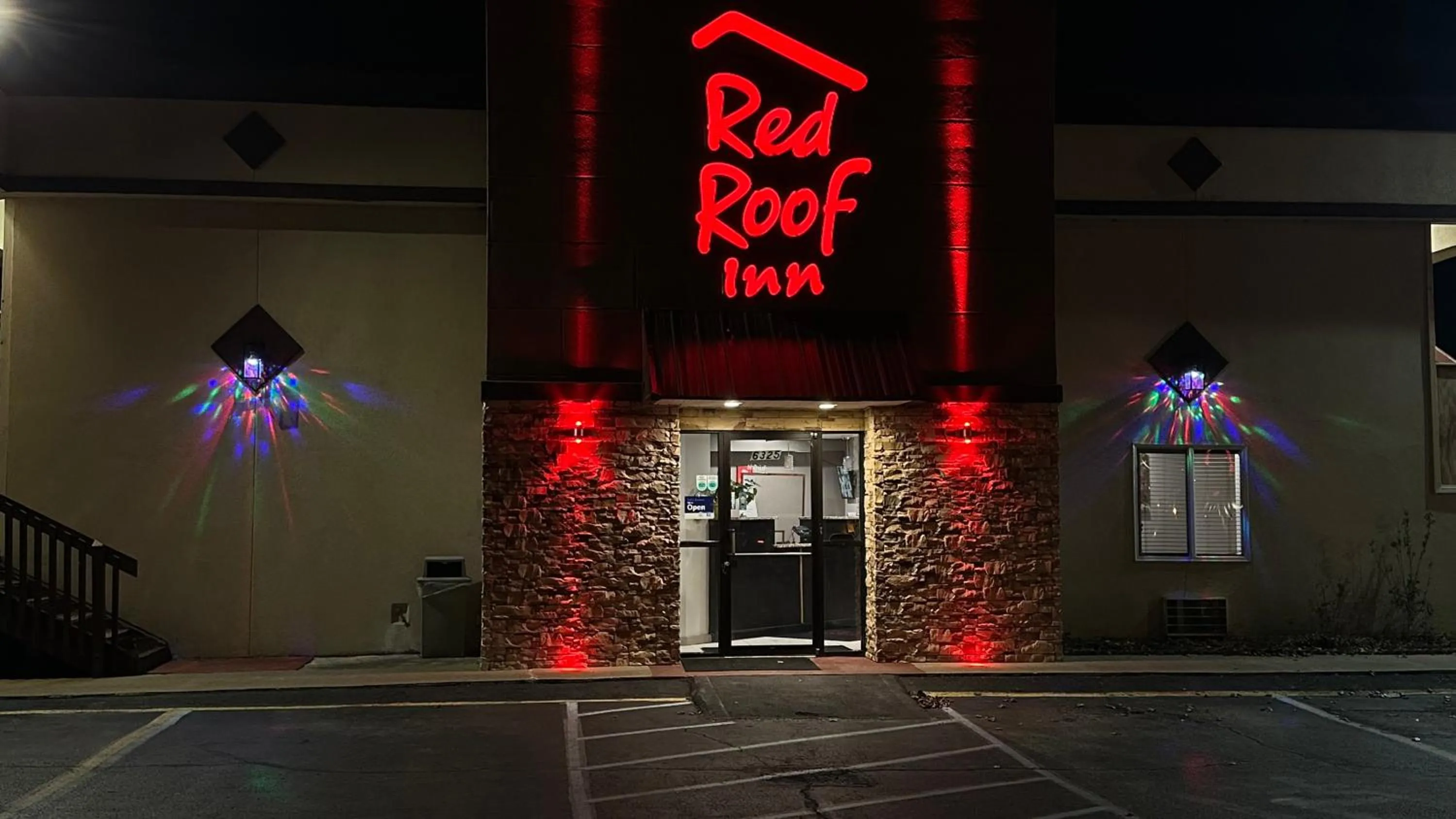 Night in Red Roof Inn Anderson, IN