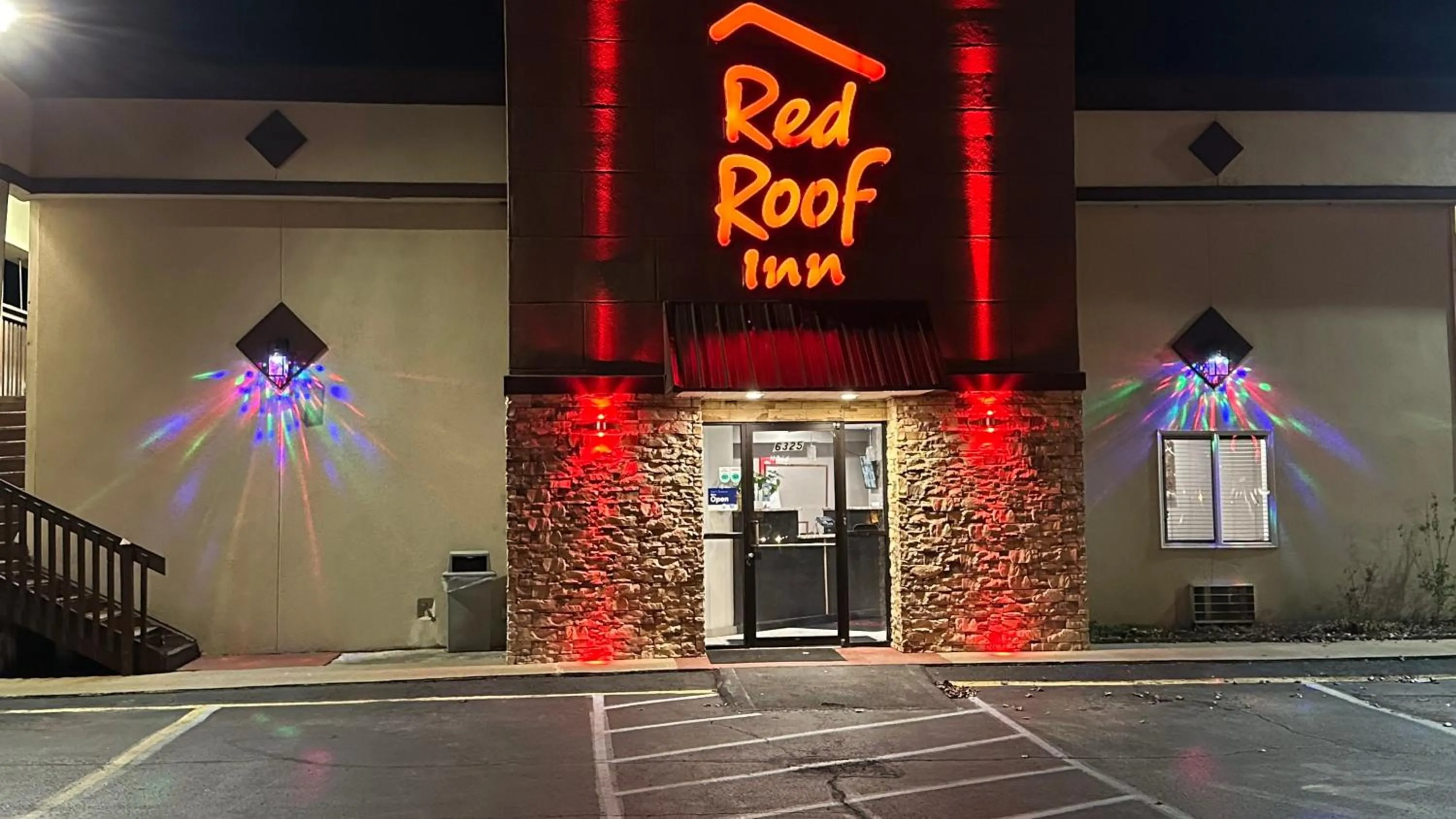 Night in Red Roof Inn Anderson, IN