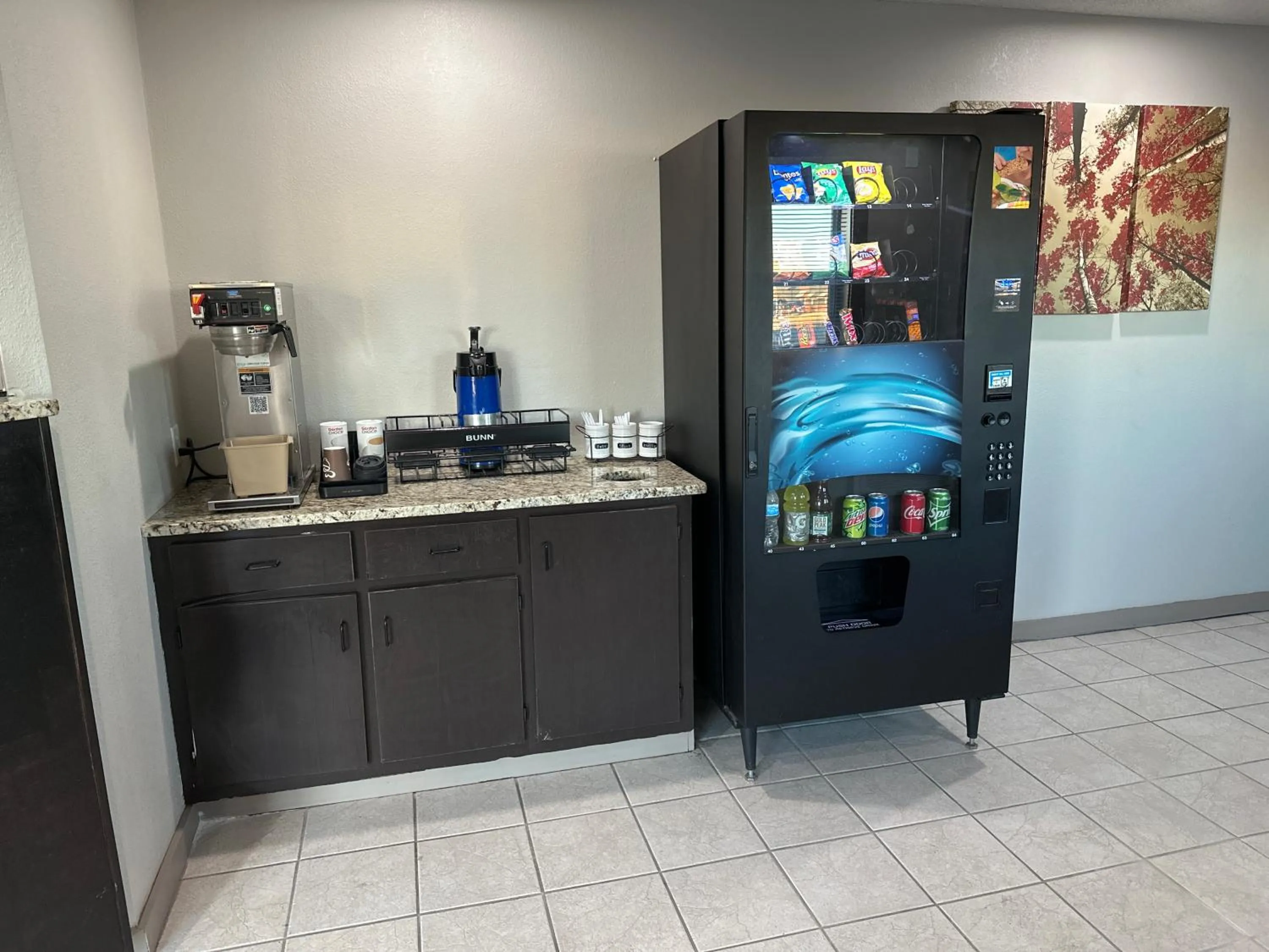 Coffee/tea facilities in Red Roof Inn Anderson, IN
