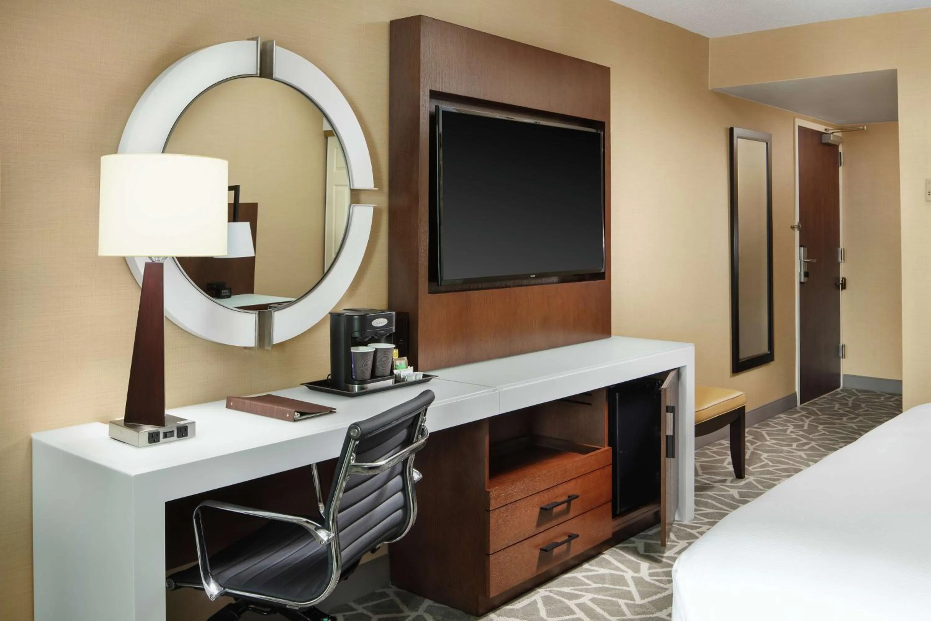 Bedroom, Bed in DoubleTree by Hilton Hotel Annapolis
