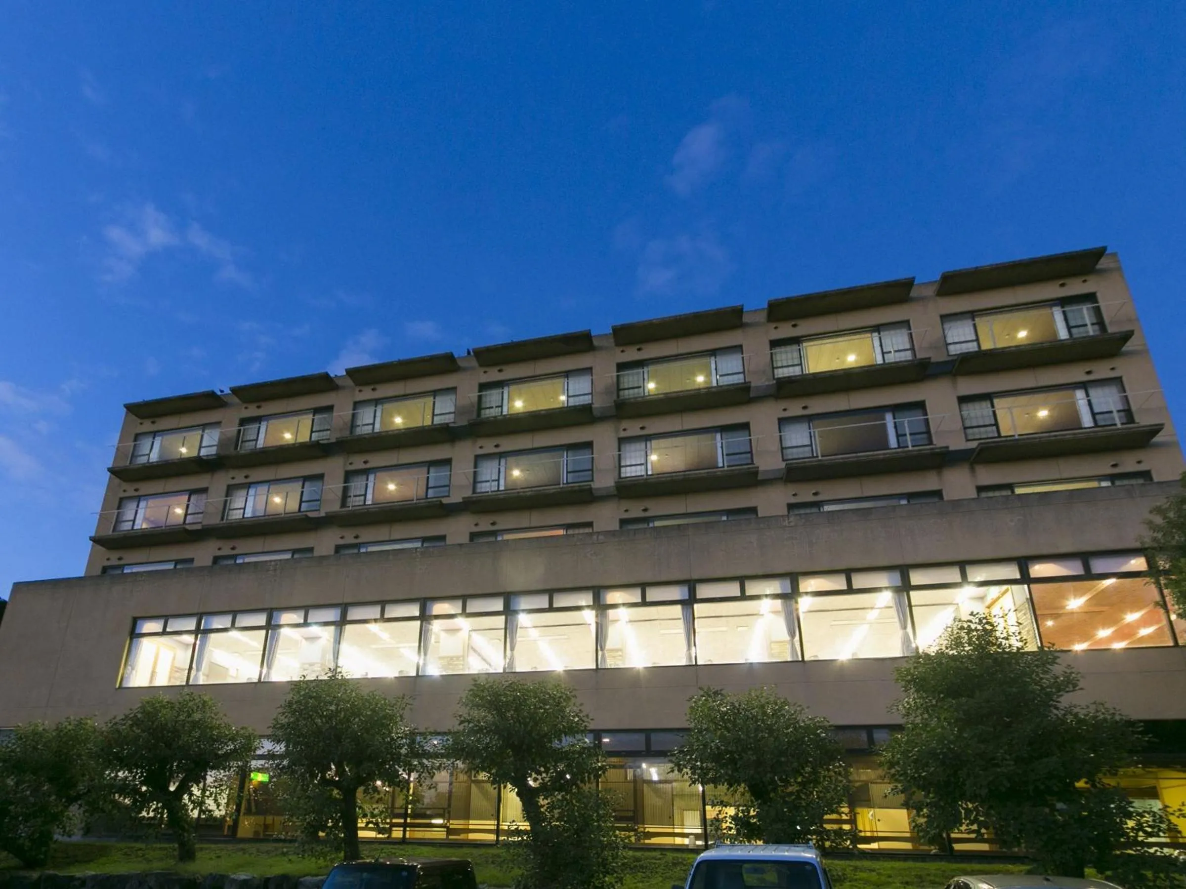 Property building in Hiranoya