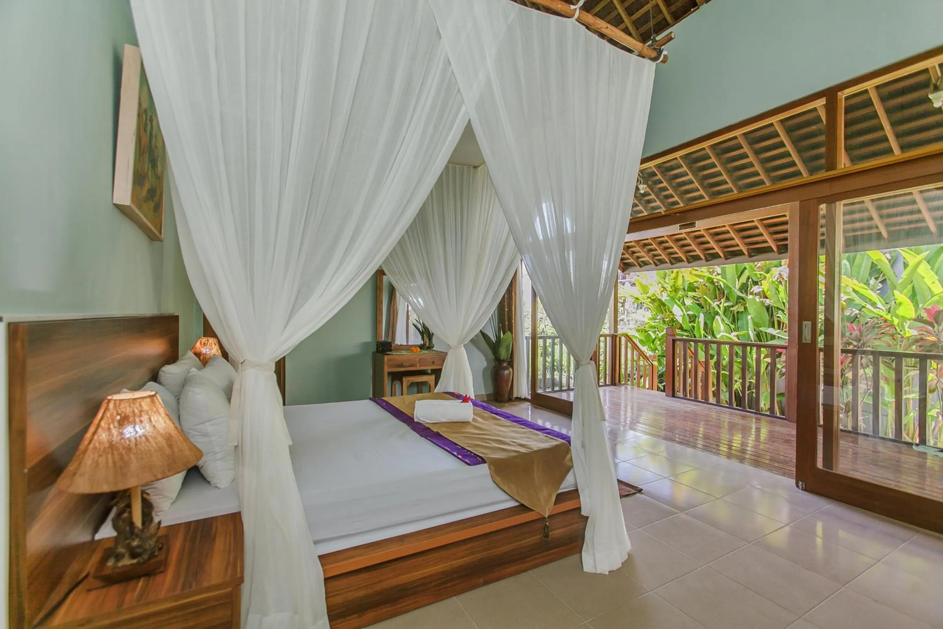 Photo of the whole room, Bed in Villa D'Carik Bali