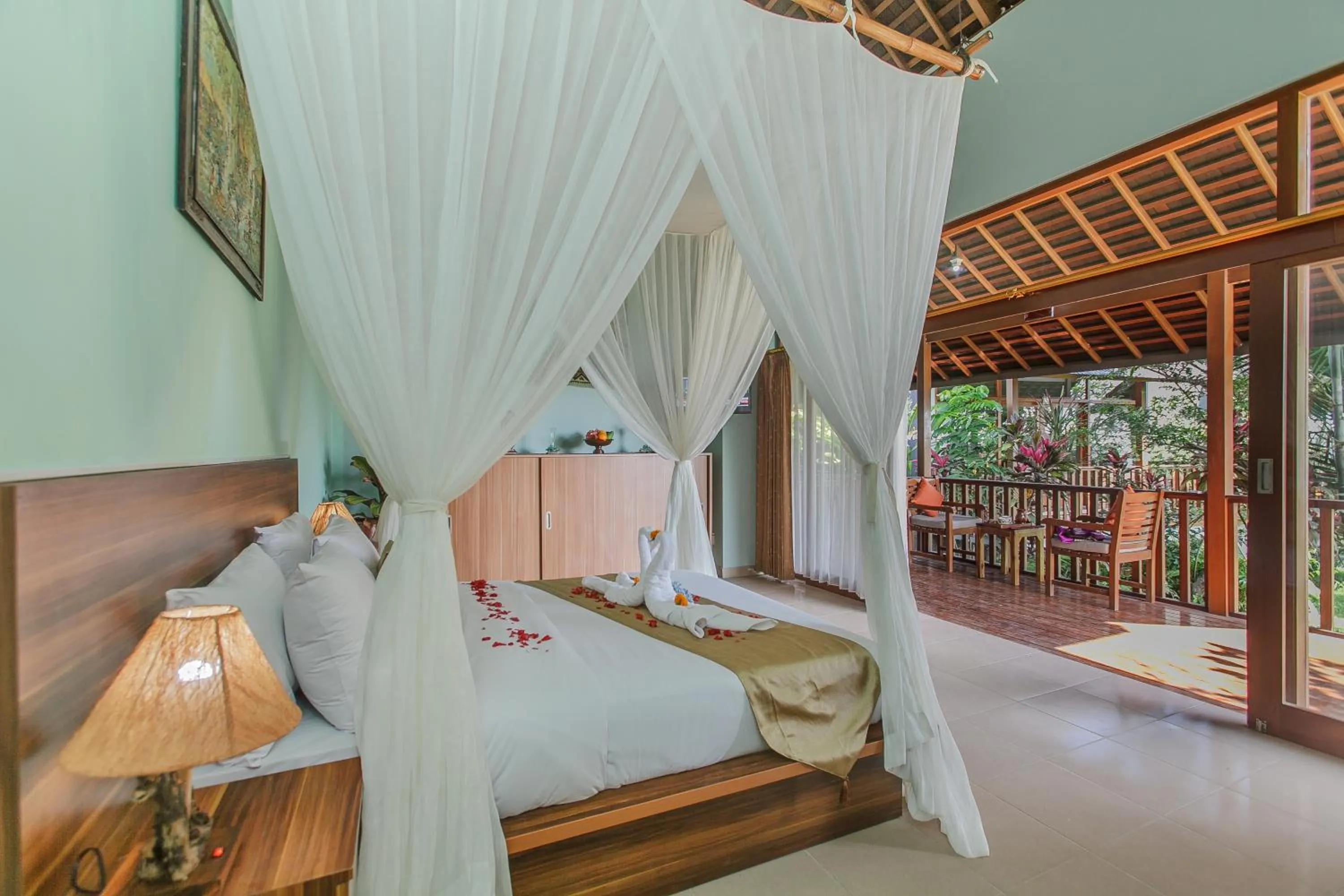 Photo of the whole room, Bed in Villa D'Carik Bali