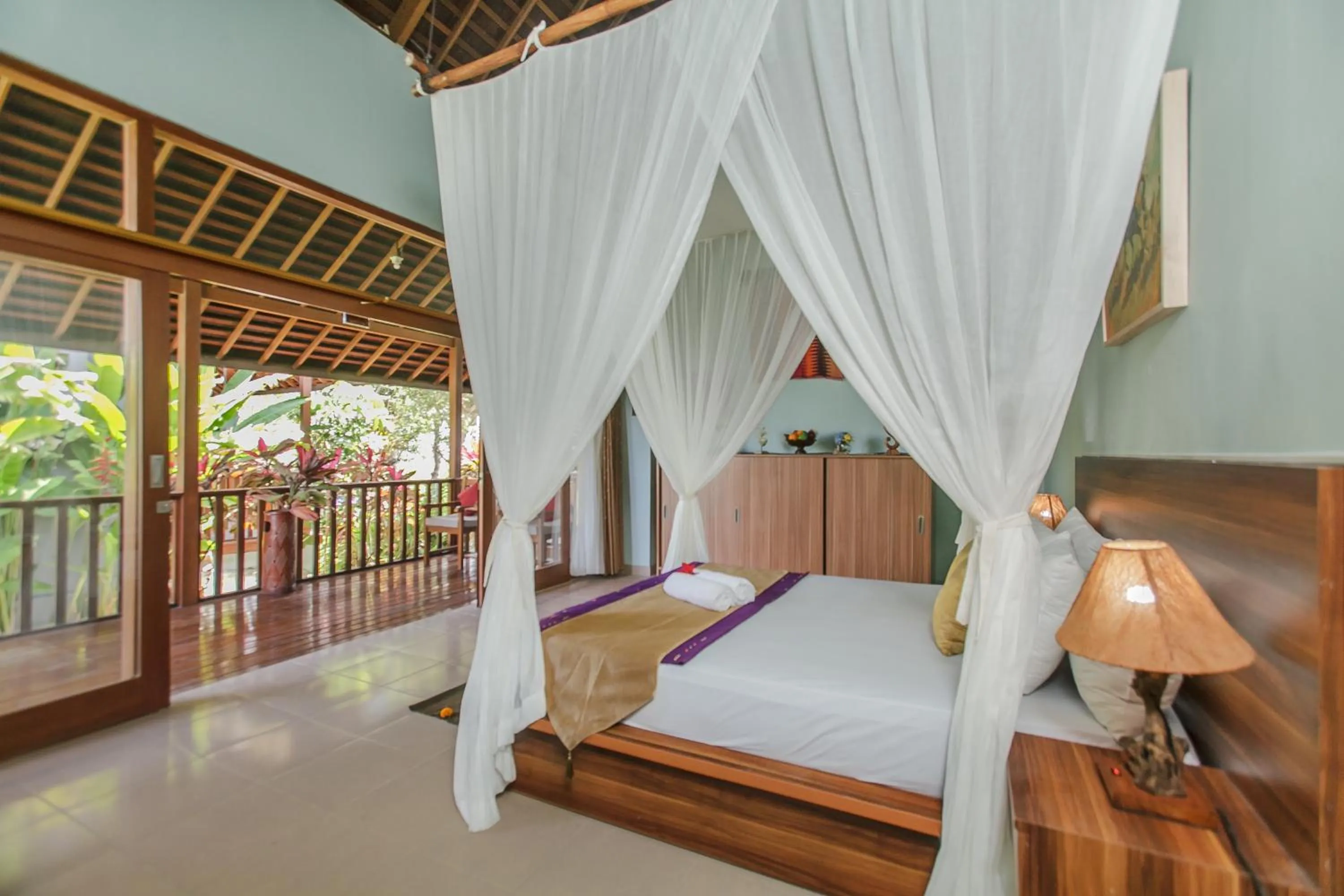 Photo of the whole room, Bed in Villa D'Carik Bali