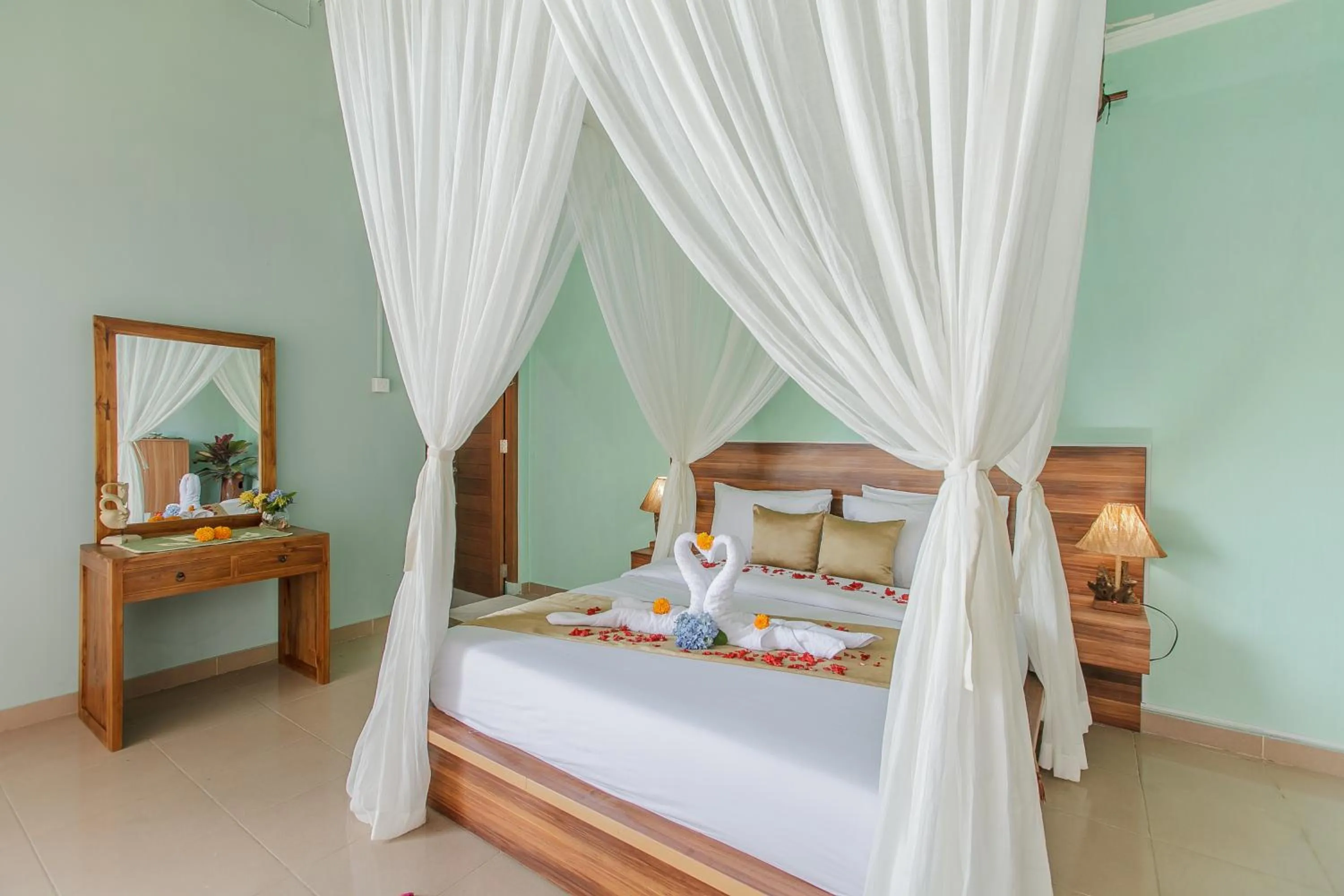 Photo of the whole room, Bed in Villa D'Carik Bali