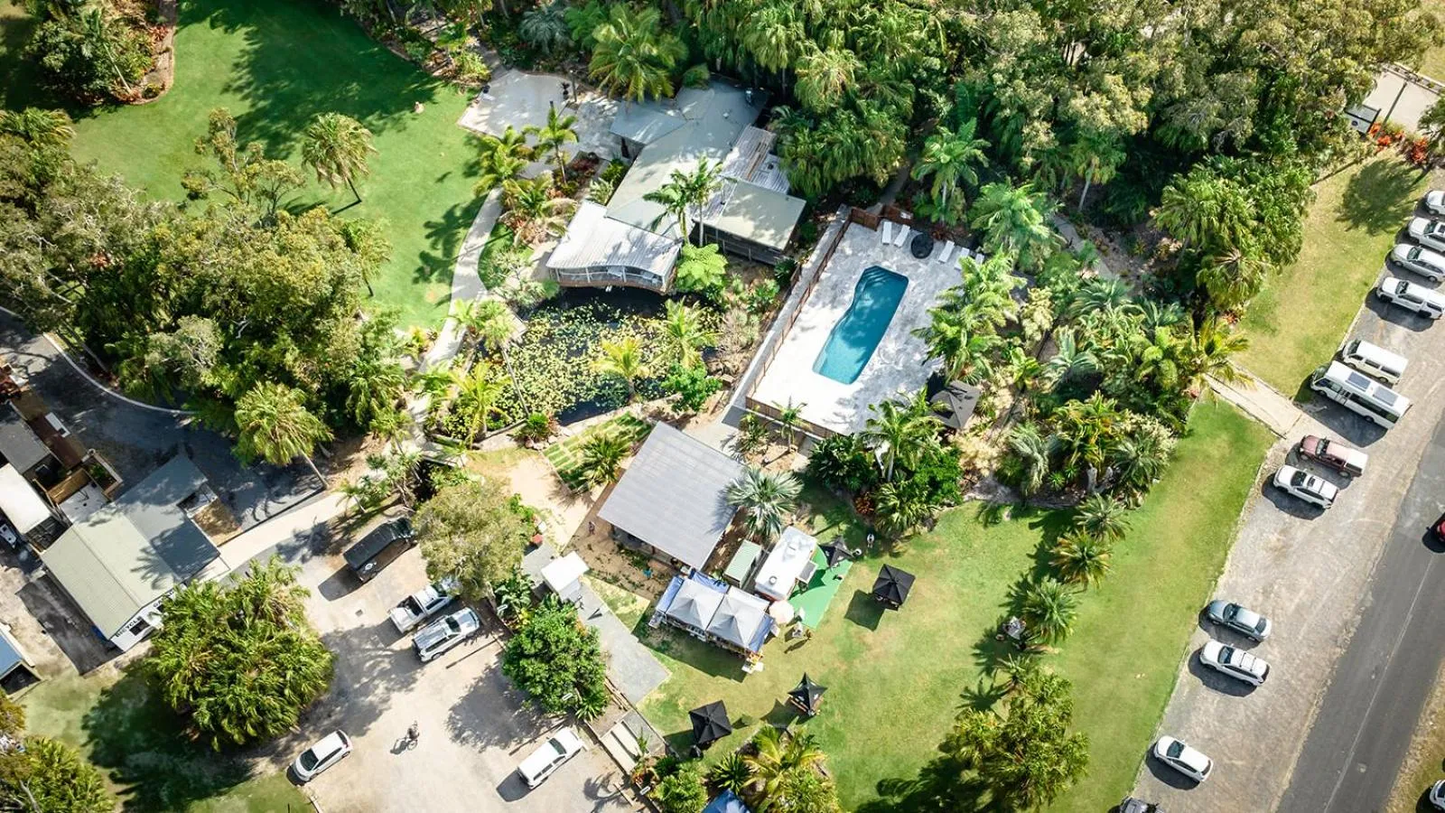 Property building in 1770 Getaway Villas