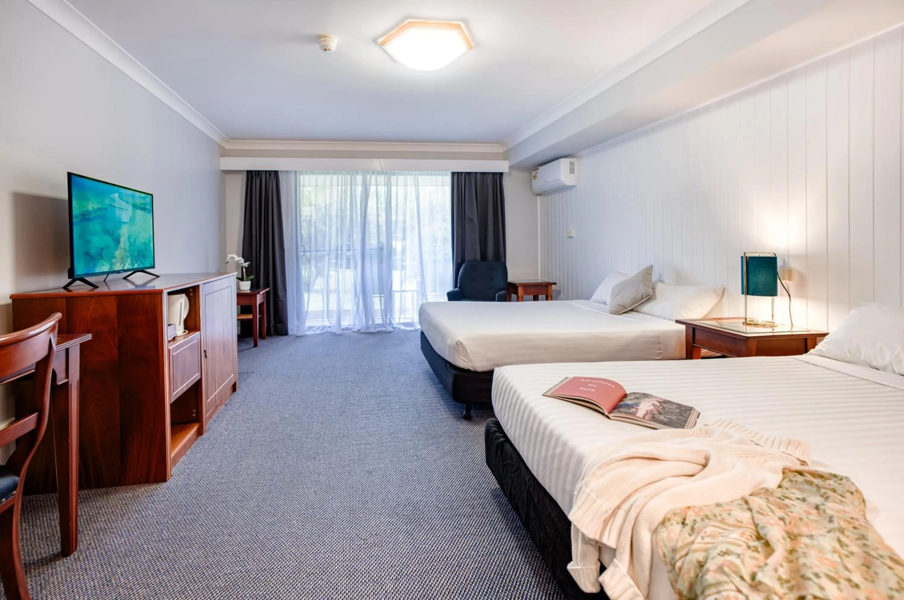 Bed in Panorama Hotel St Helens