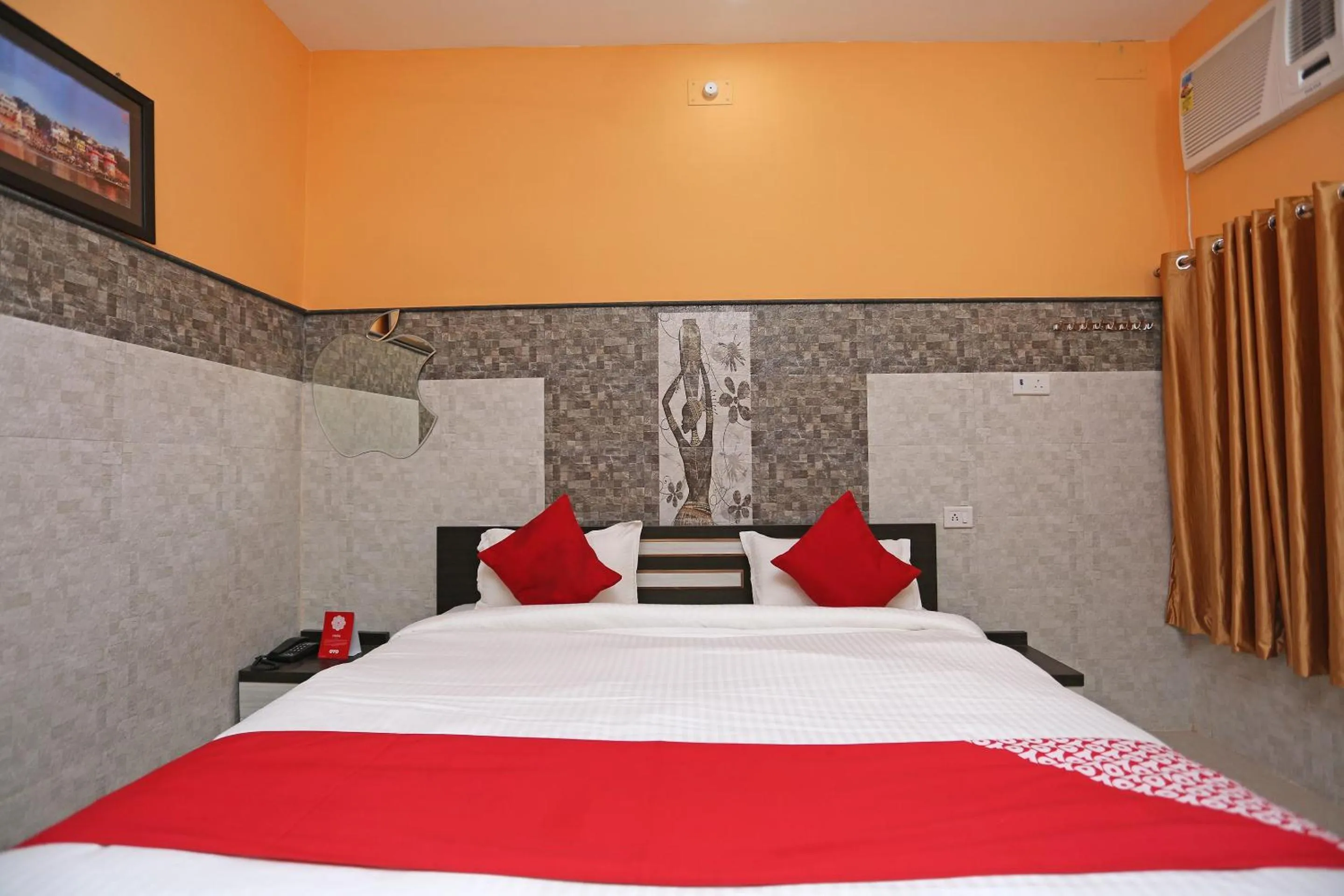 Bed in Hotel Bachchan Palace