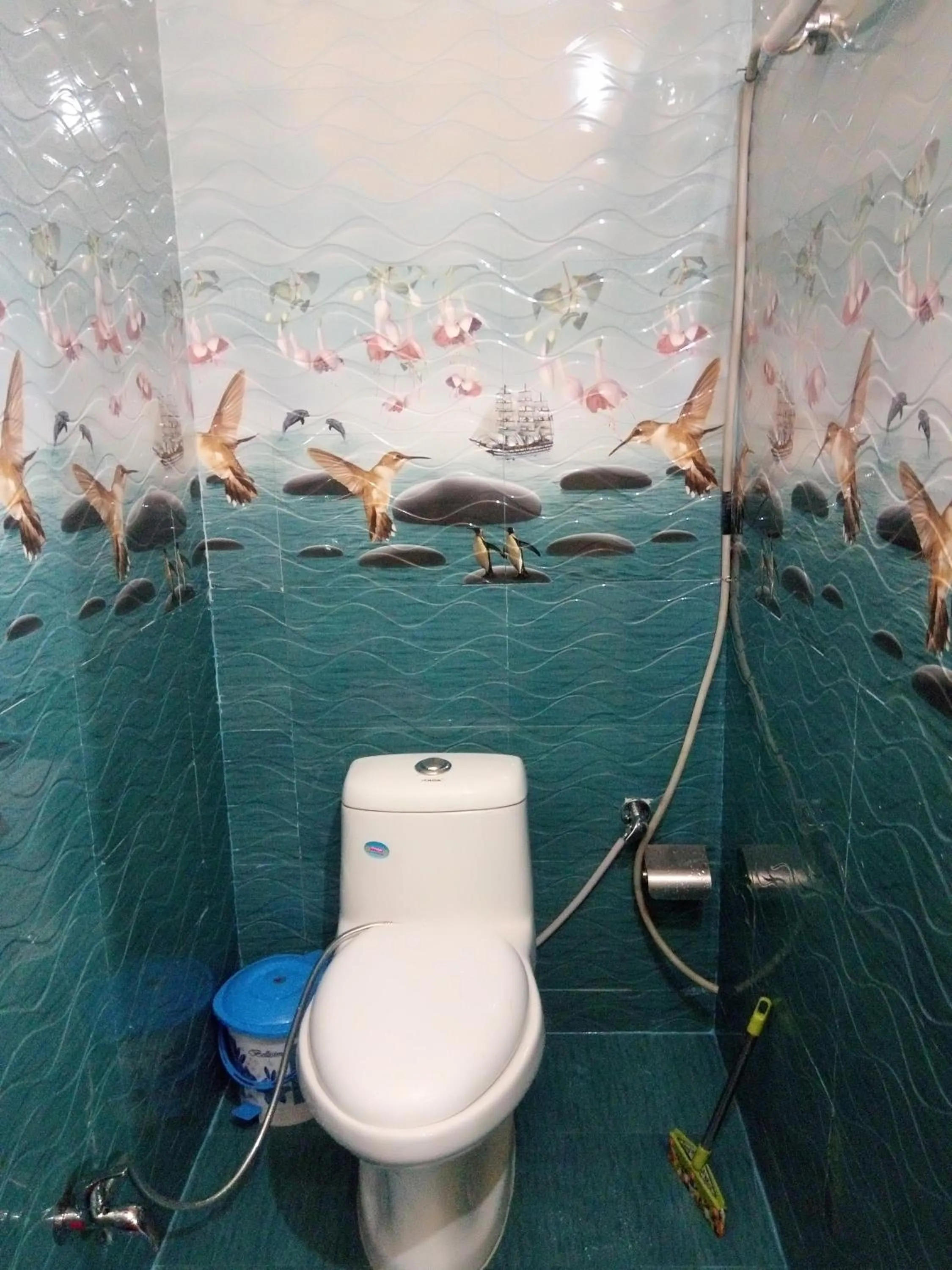 Toilet in Hotel Bachchan Palace