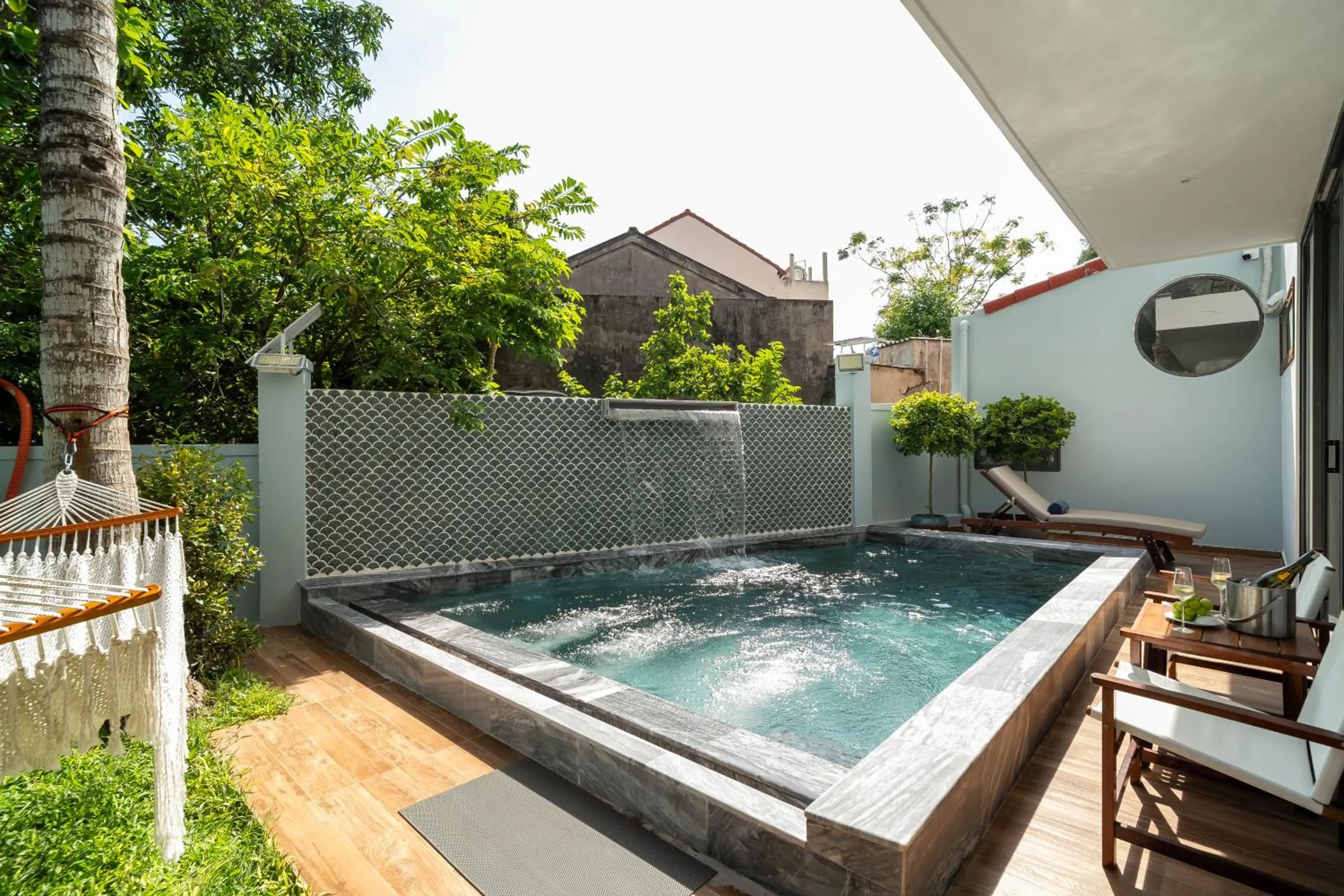 Pool view in Shoreline Stay
