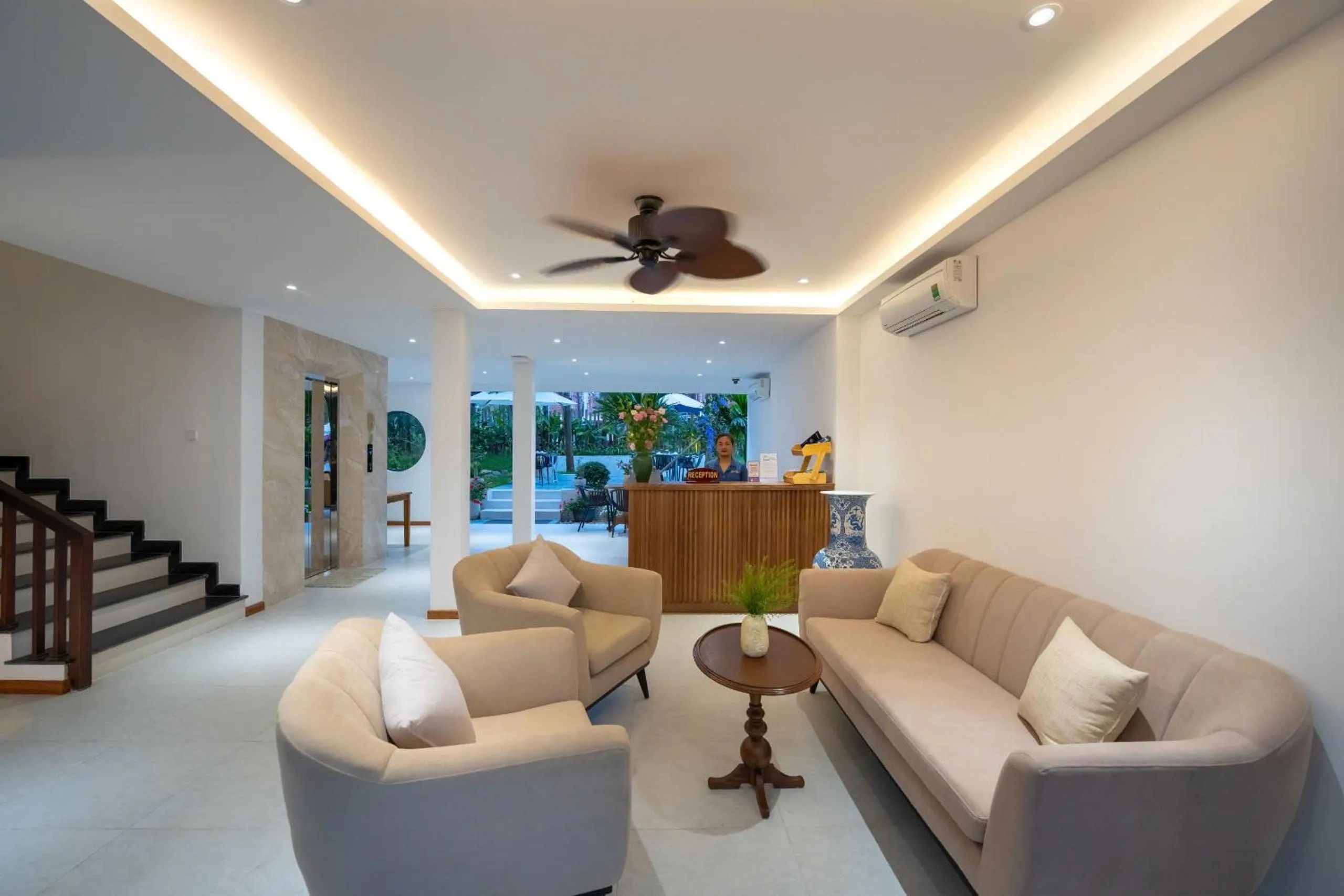 concierge in Shoreline Stay