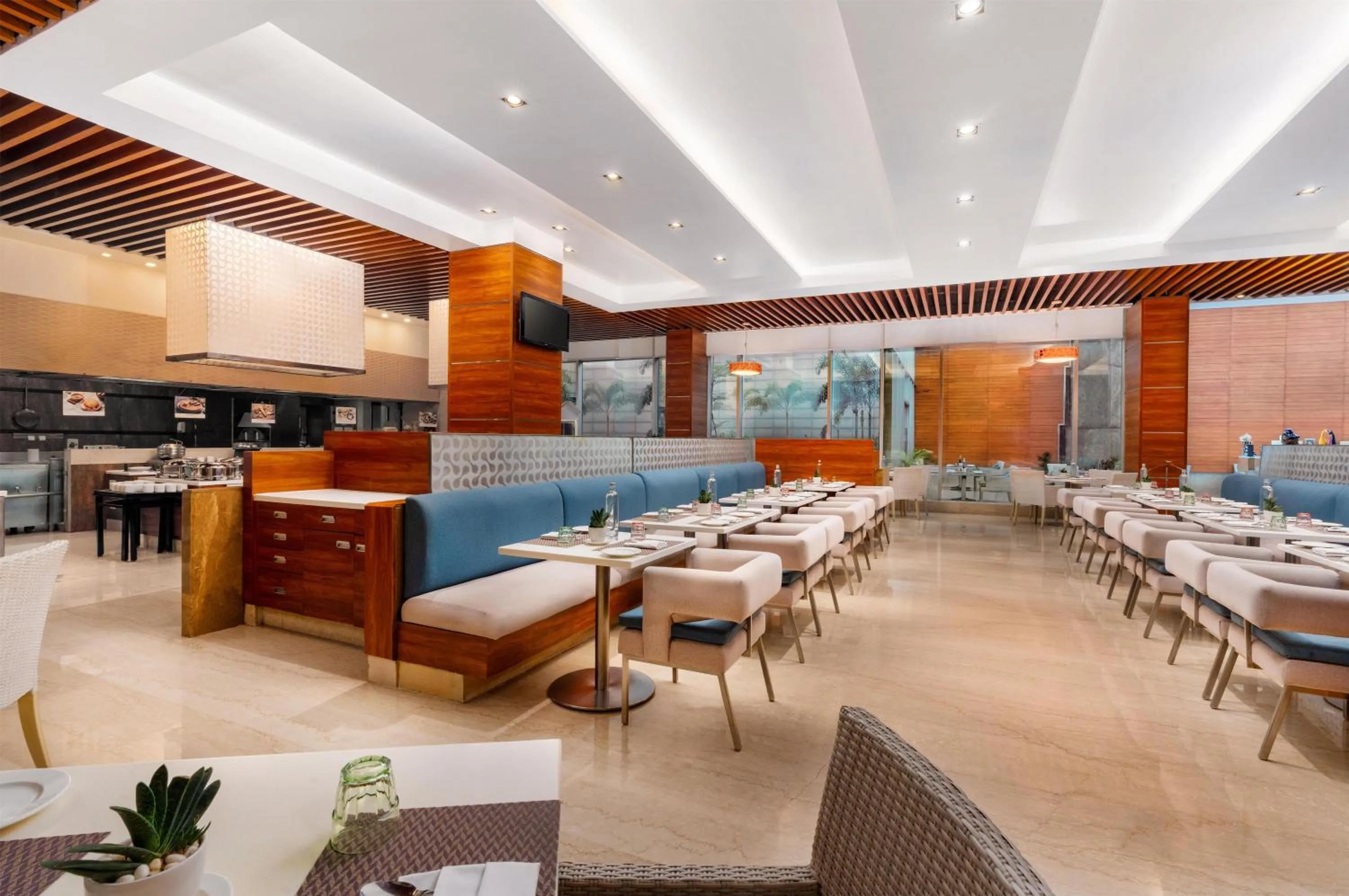 Restaurant/places to eat in Radisson Blu Hotel, Greater Noida