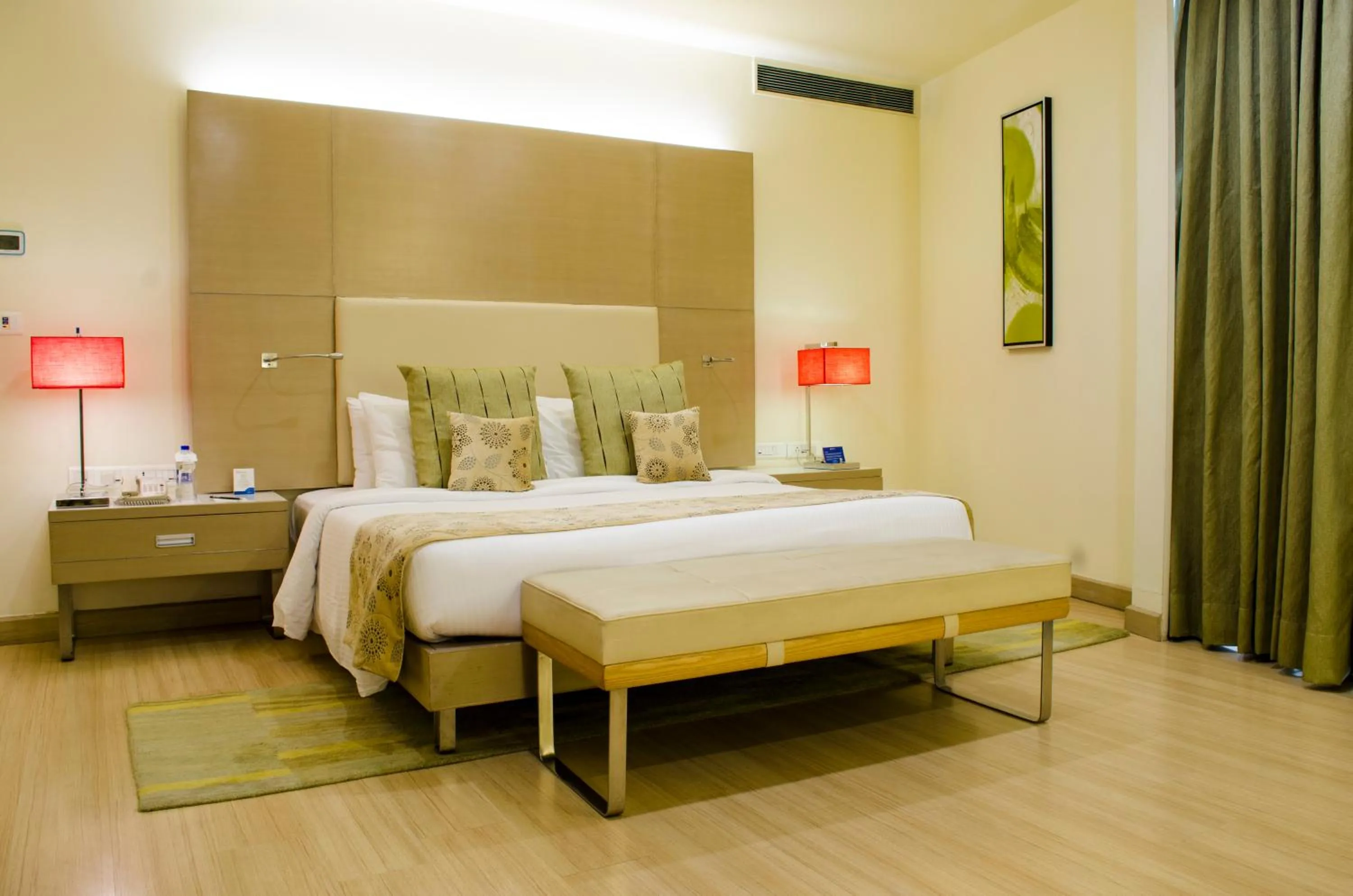 Bedroom, Bed in Radisson Blu Hotel, Greater Noida