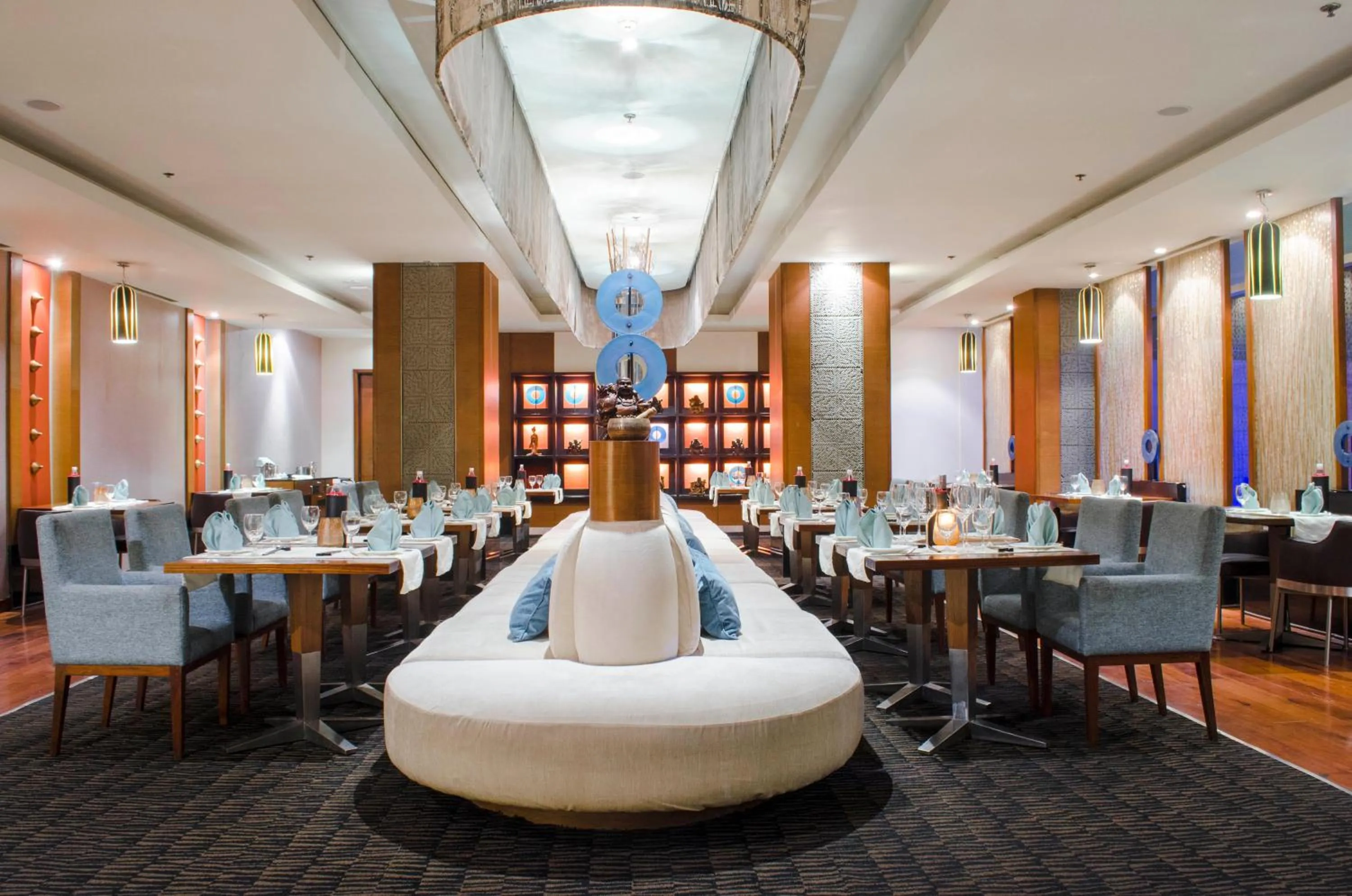 Restaurant/places to eat in Radisson Blu Hotel, Greater Noida