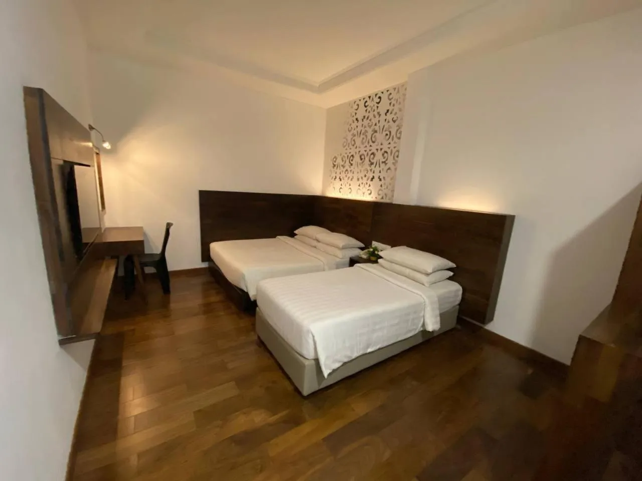 Bedroom, Bed in Serapi Hotel