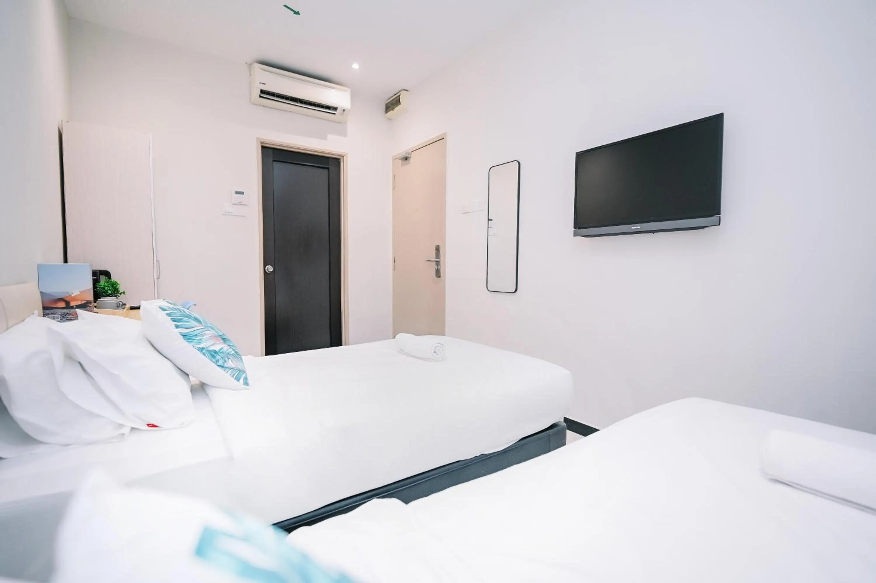 Bed in Swing & Pillows - Sunway Pyramid PJ