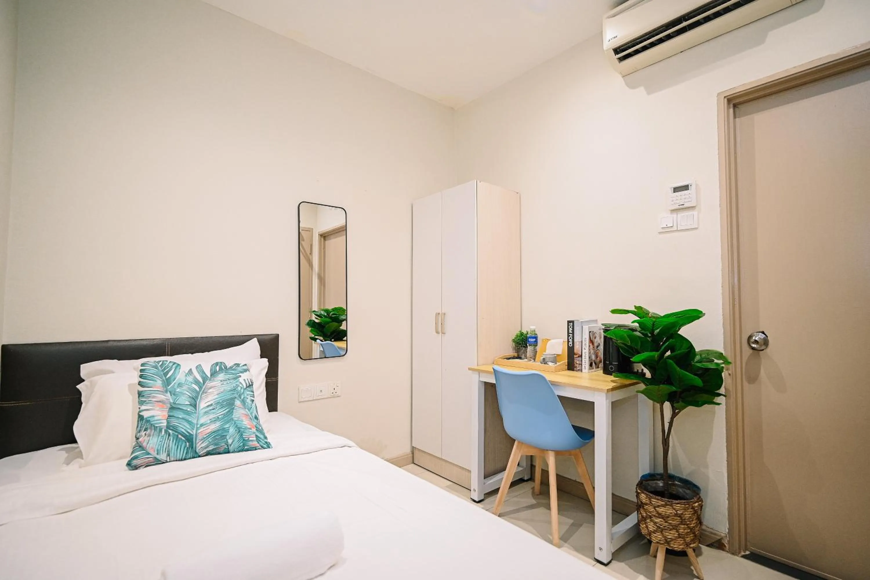 Bed in Swing & Pillows - Sunway Pyramid PJ