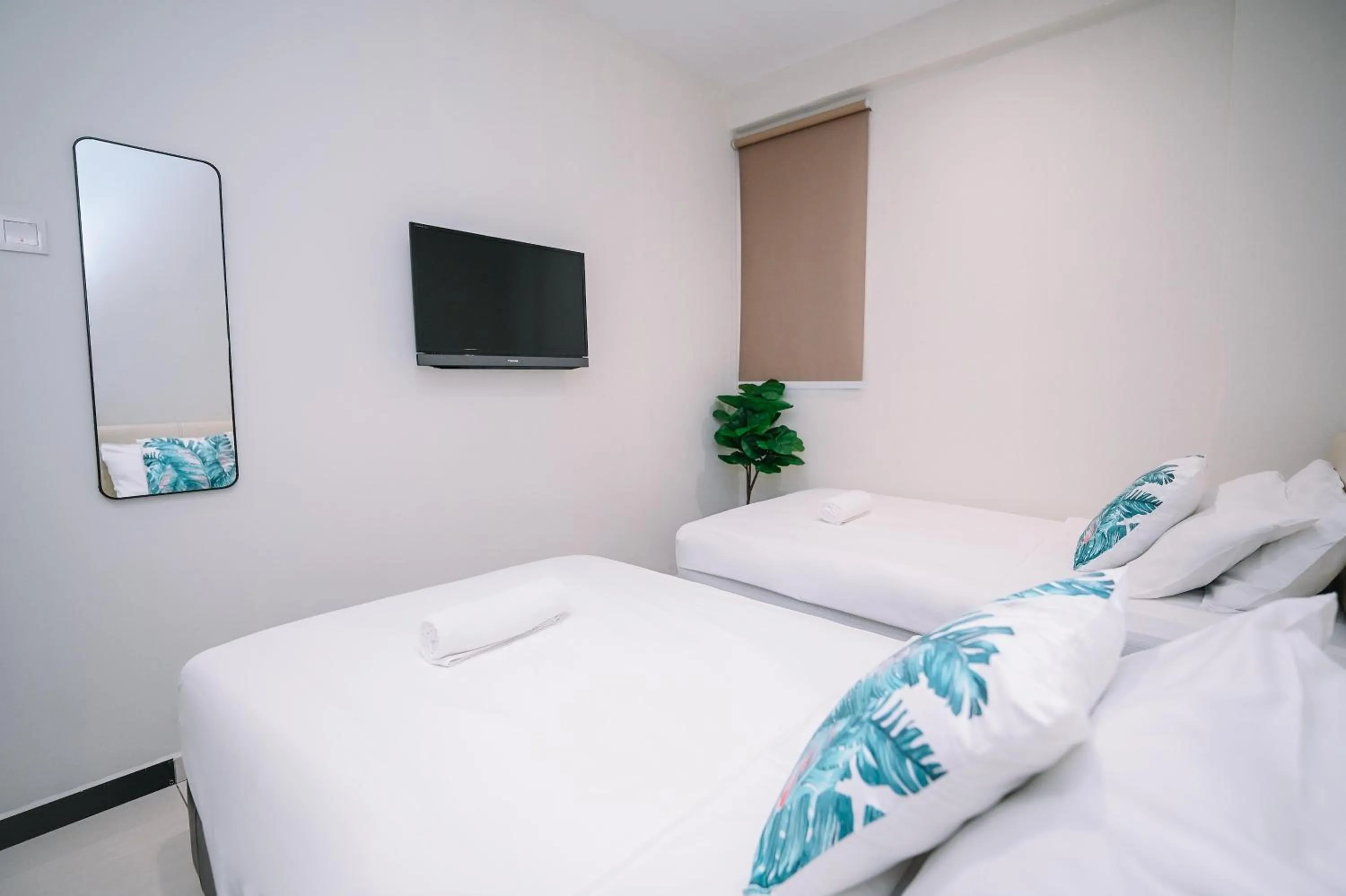 Bed in Swing & Pillows - Sunway Pyramid PJ