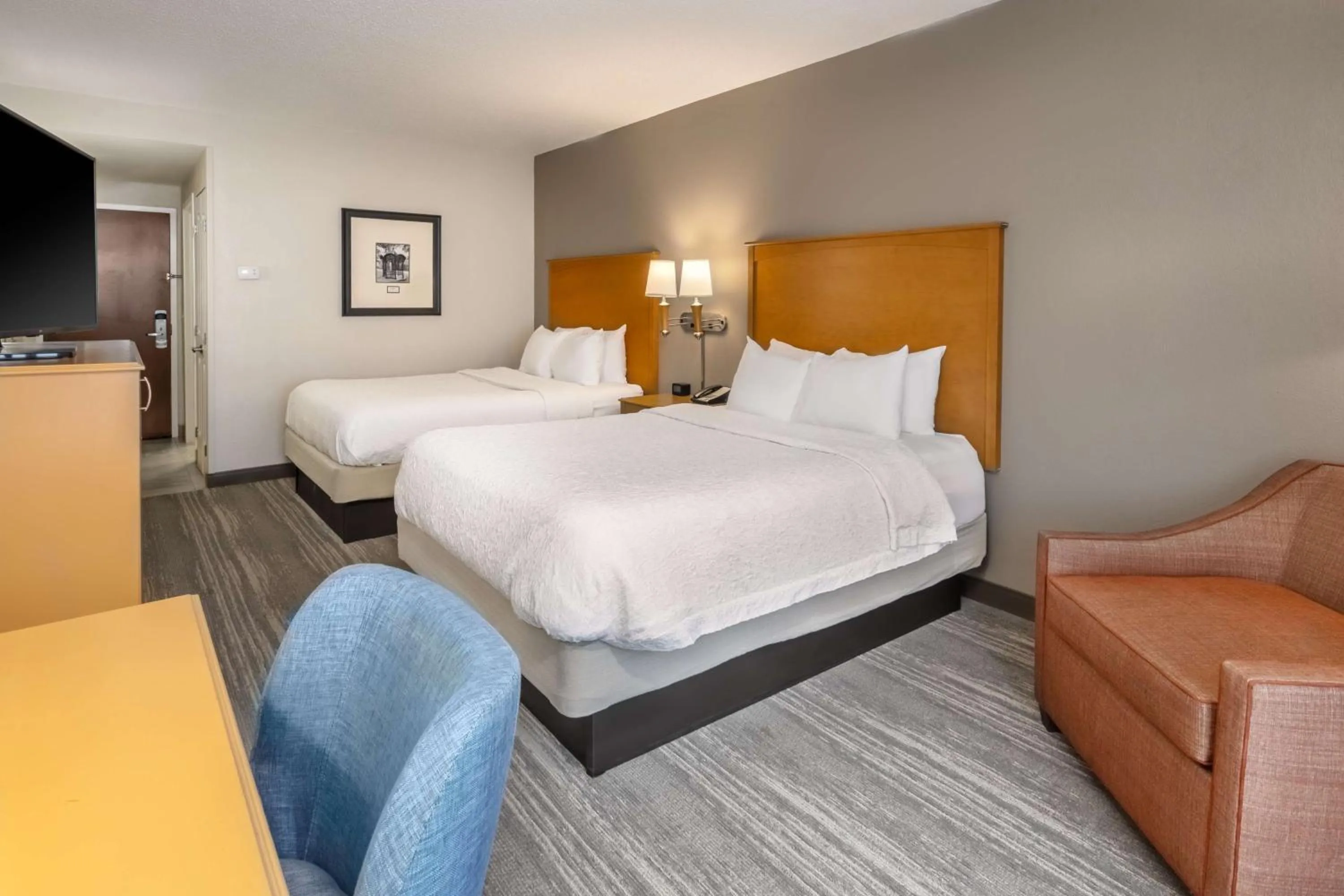 Bed in Hampton Inn & Suites Nashville-Vanderbilt-Elliston Place