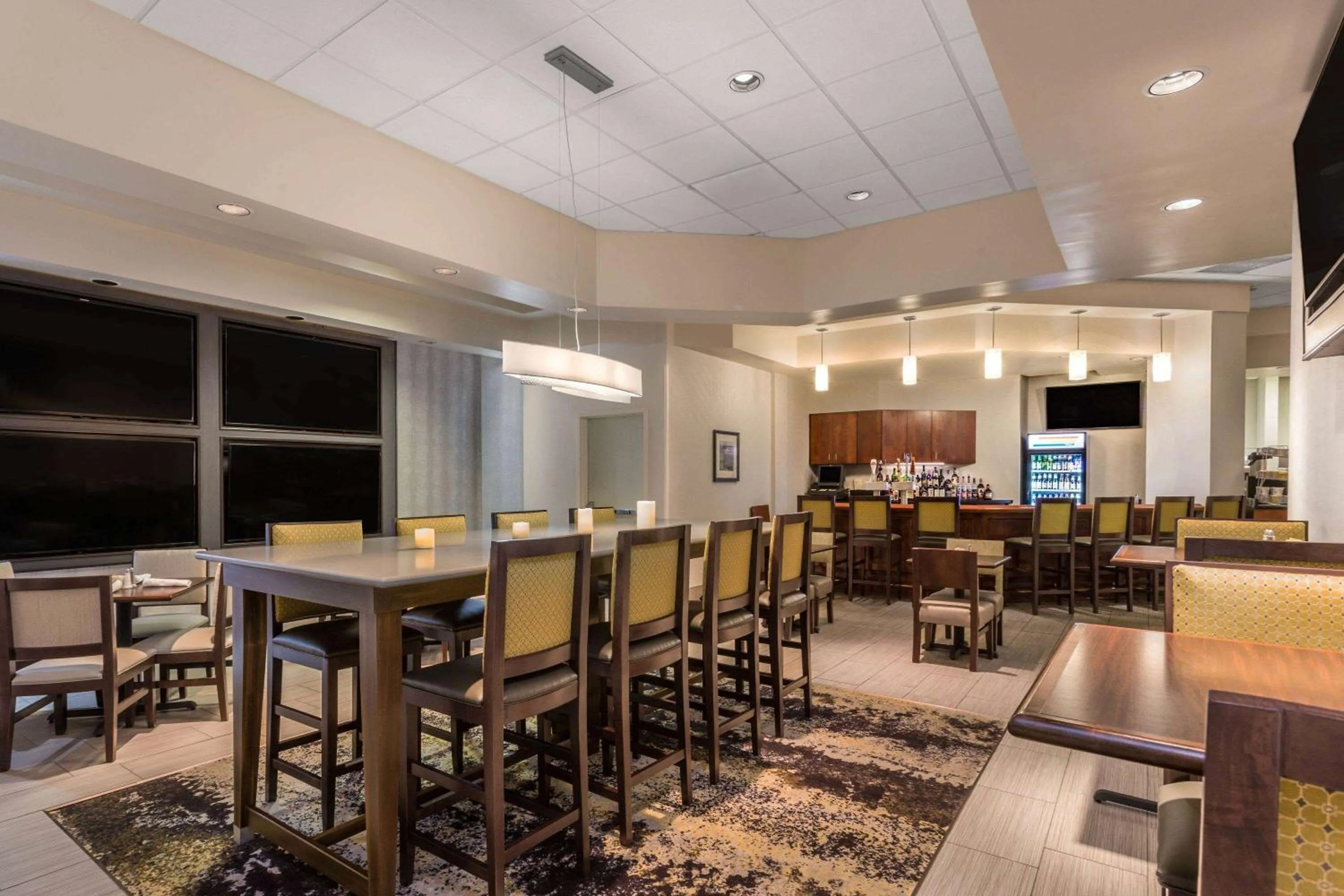 Restaurant/places to eat in Wyndham Garden Buffalo Downtown