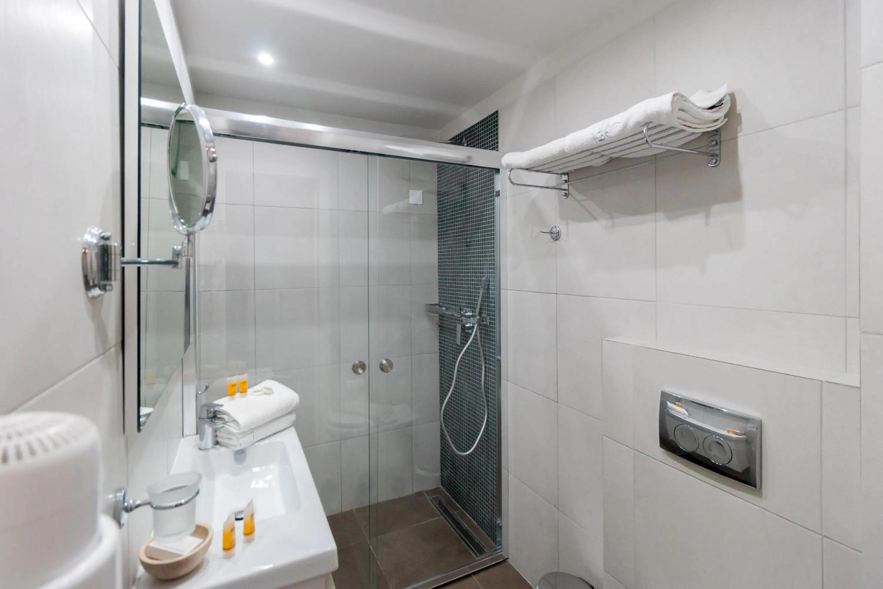 Shower in Artina Nuovo