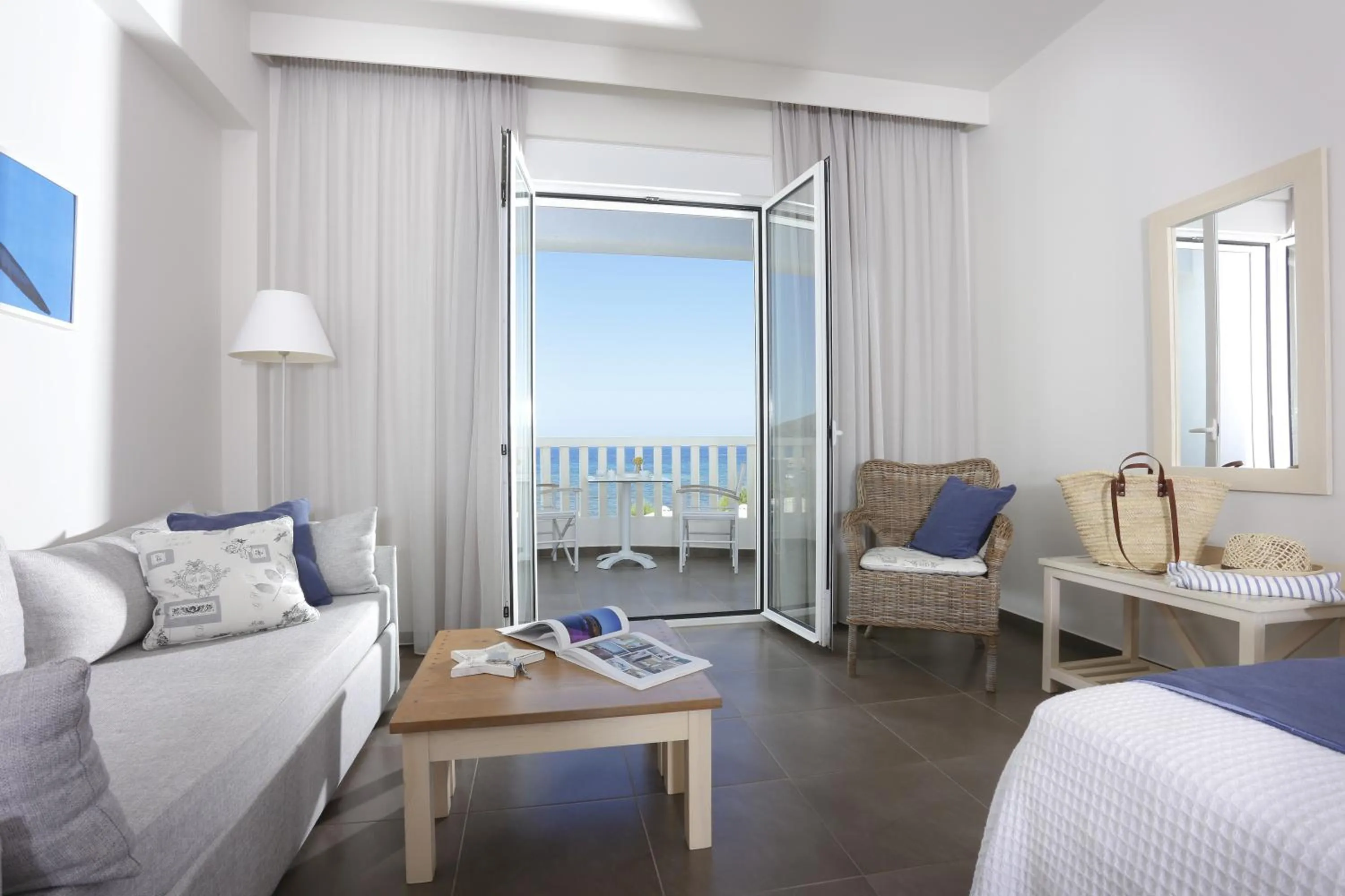 Living room, Bed in Artina Nuovo