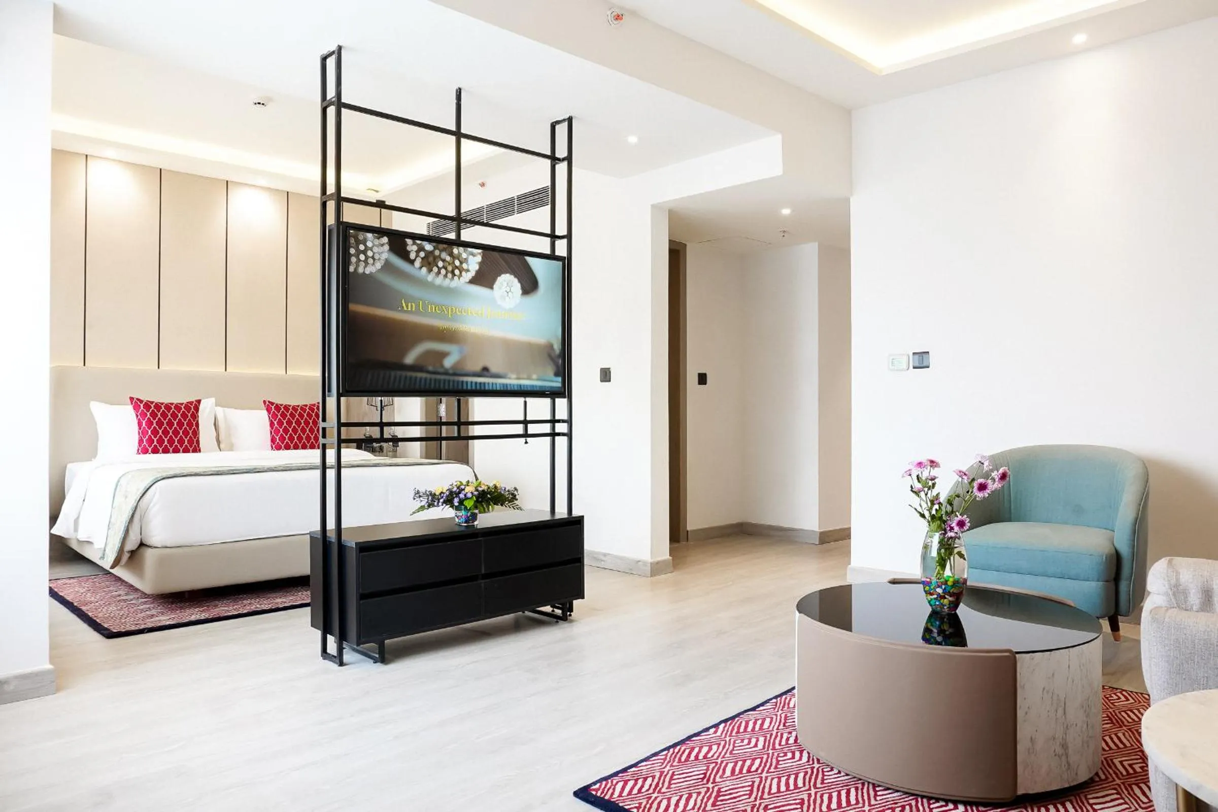 Living room, Bed in Golden Tulip Lucknow