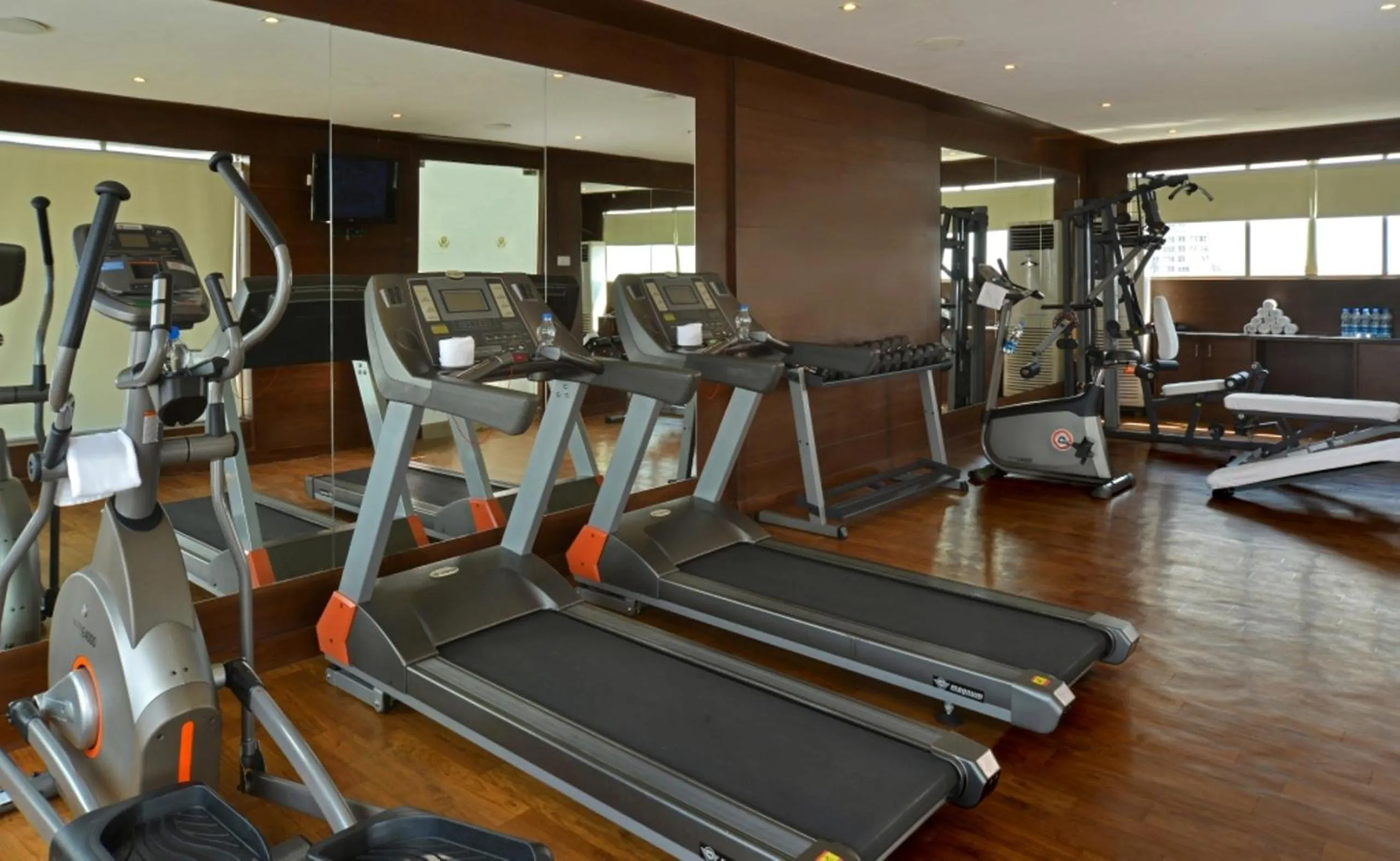 Fitness centre/facilities in Golden Tulip Lucknow