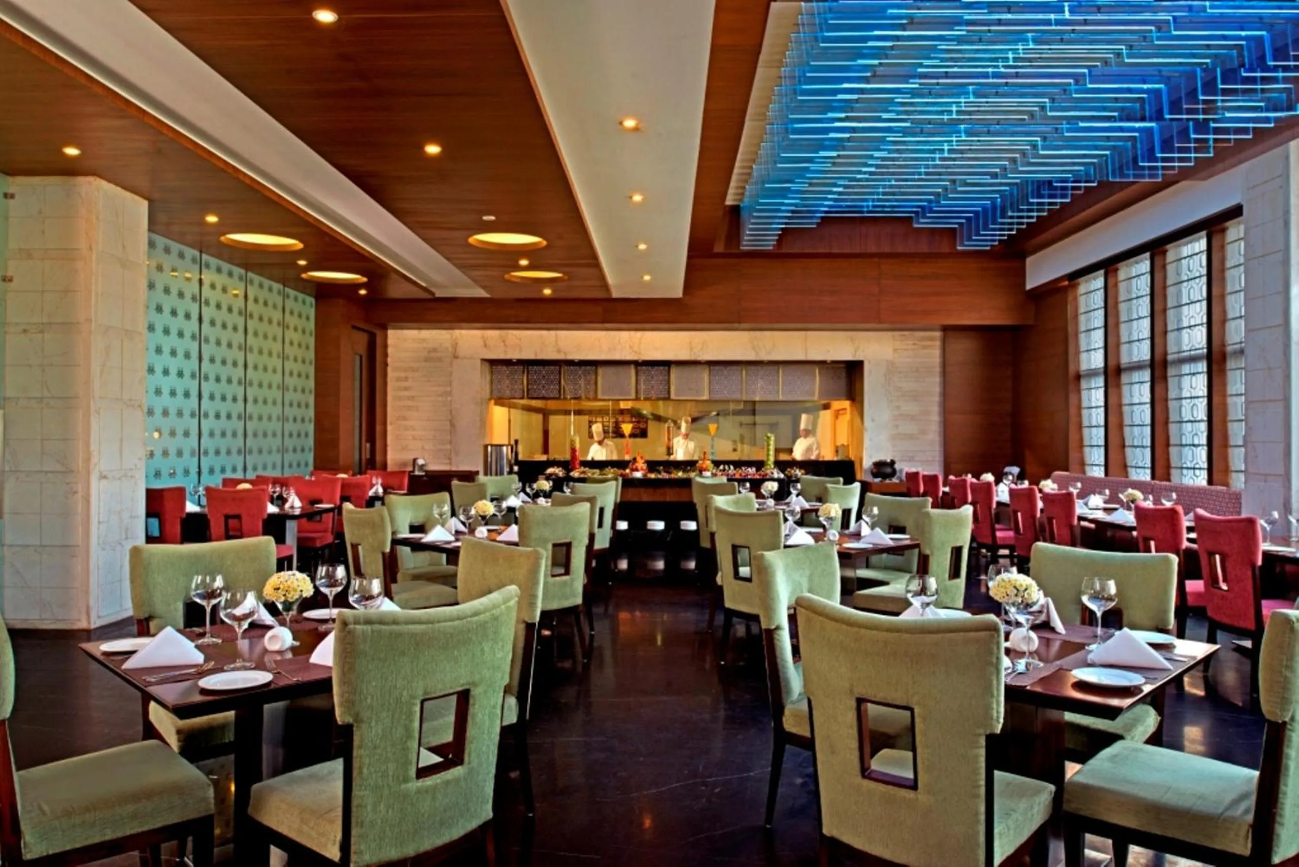 Restaurant/places to eat in Golden Tulip Lucknow