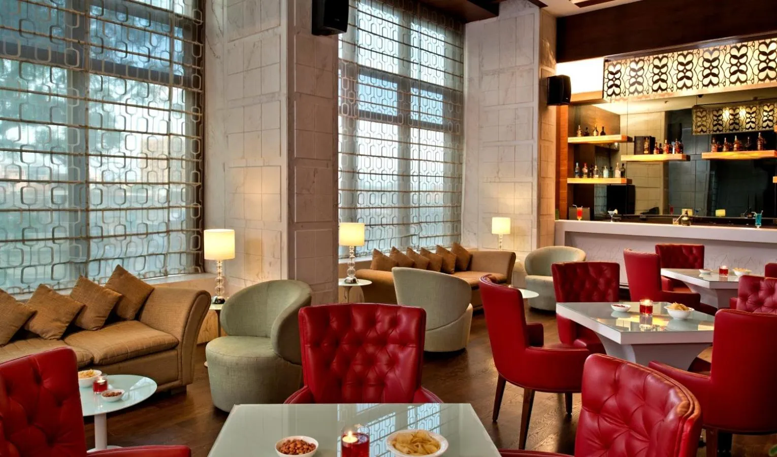 Lounge or bar in Golden Tulip Lucknow