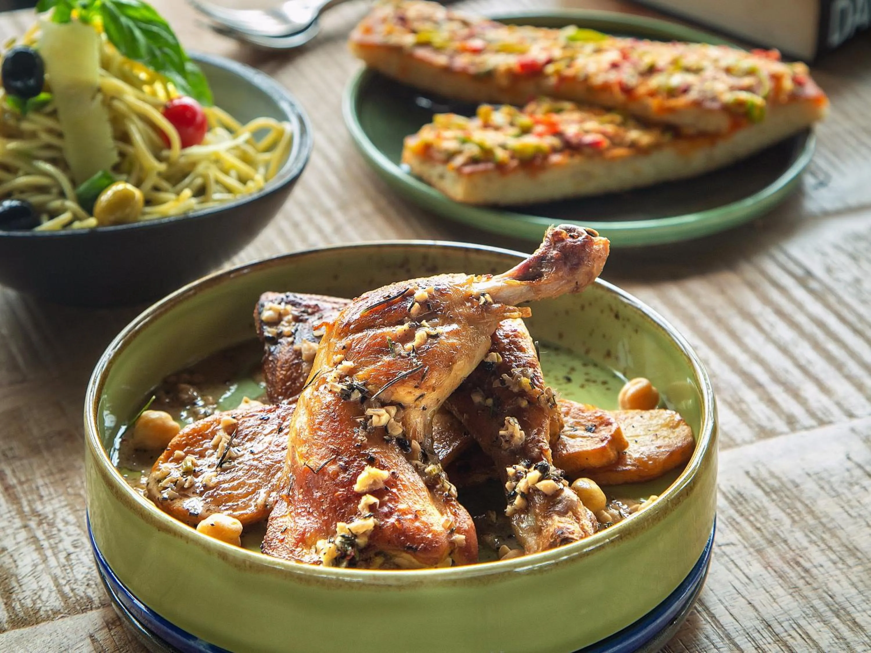 Restaurant/places to eat in Lemon Tree Premier, Jaipur